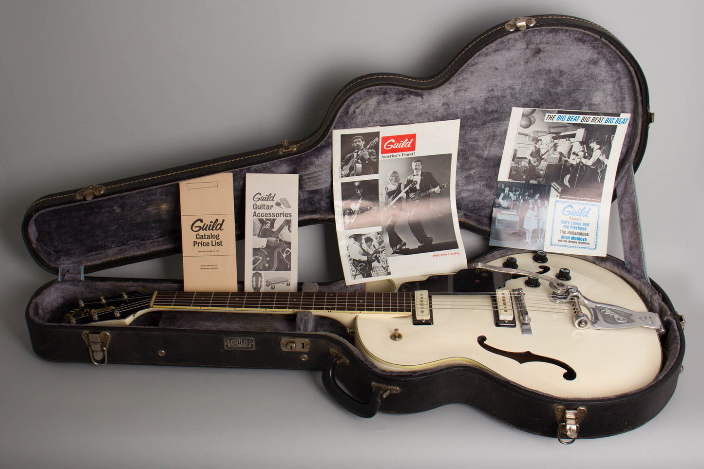 Guild Starfire III White Thinline Hollow Body Electric Guitar (1964)