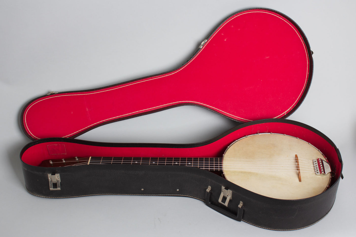 Lyon & Healy American Conservatory Model 4815 Guitar Banjo (1922)
