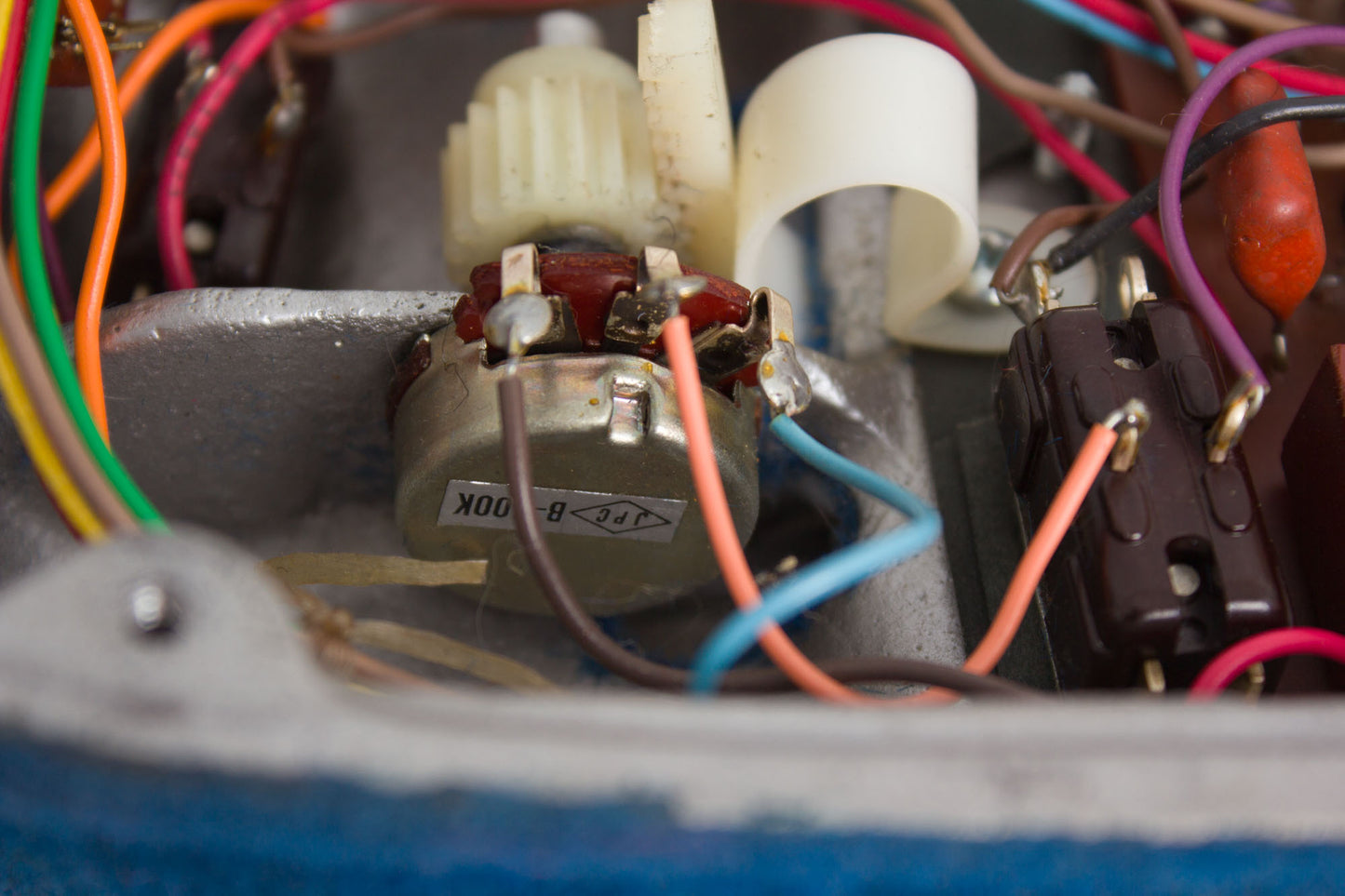Foxx Fuzz & Wa & Volume Fuzz Effect (1970)