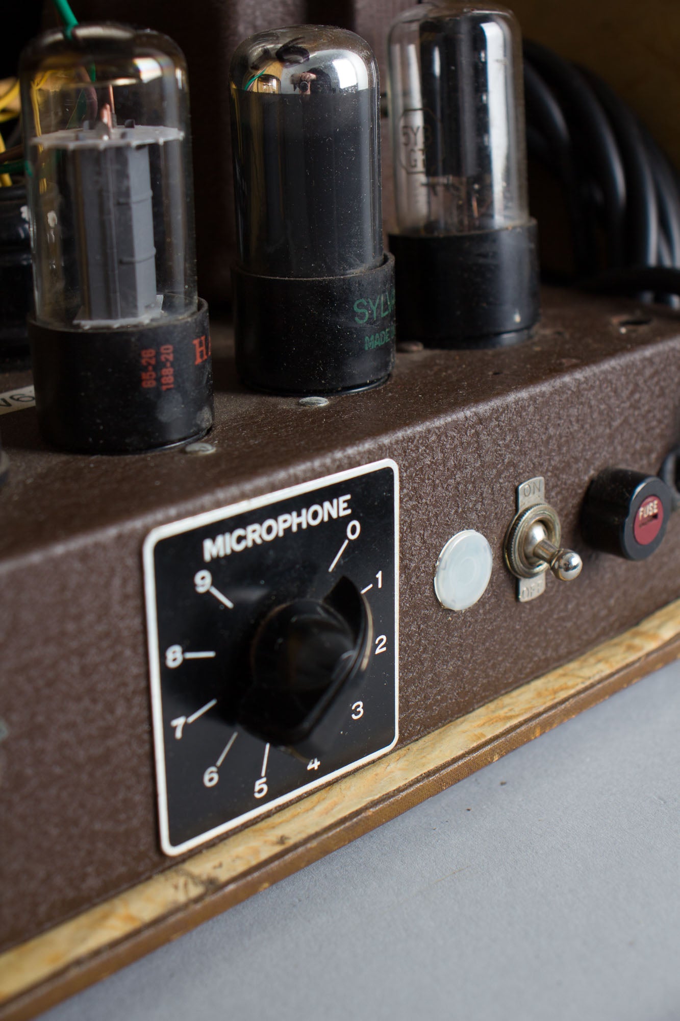 Gibson EH-125 Tube Amplifier (1943)