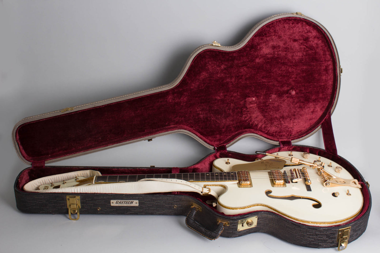 Gretsch Model 6137 White Falcon Stereo Thinline Hollow Body Electric Guitar (1967)