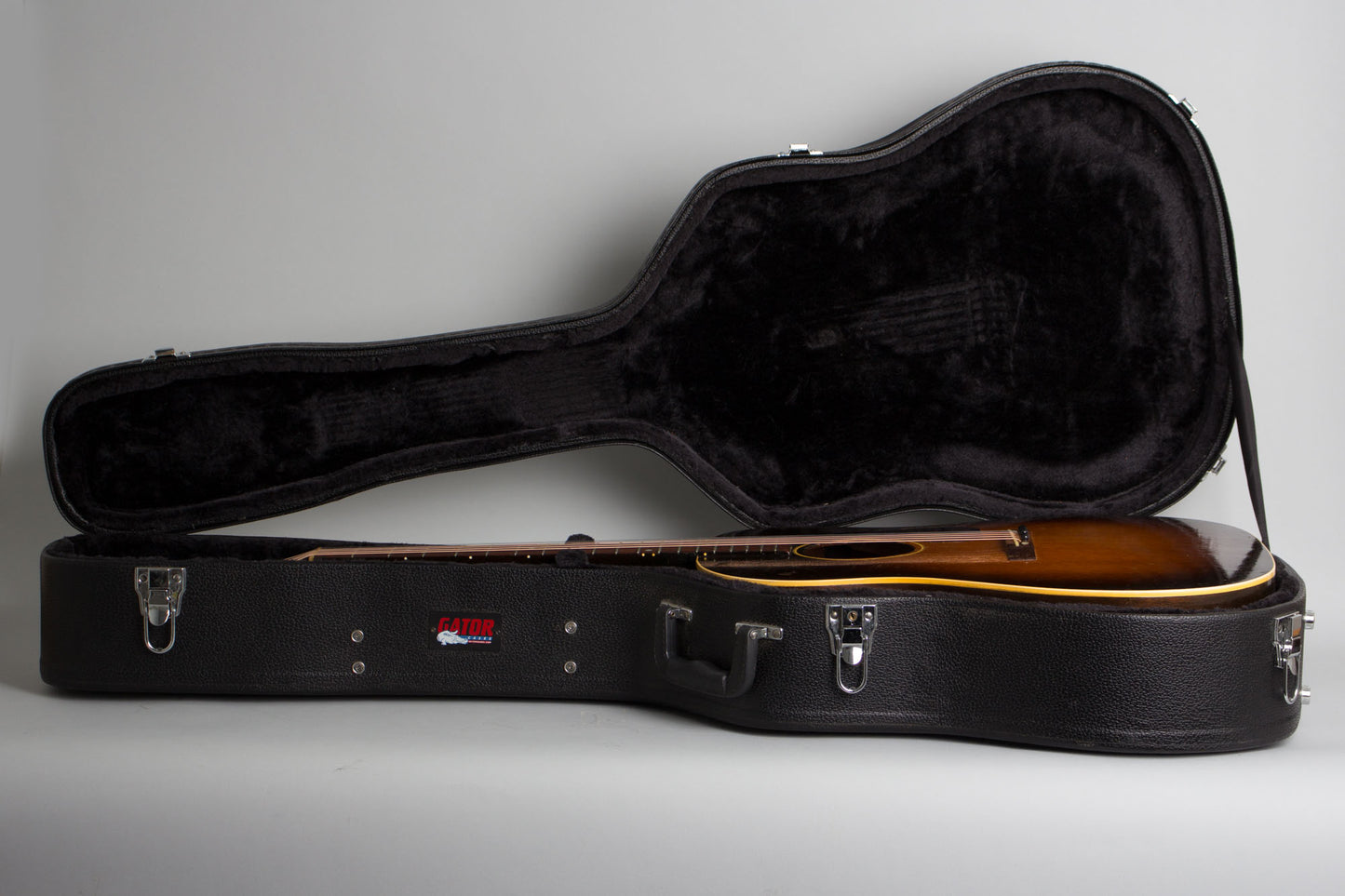 Gibson J-45 Flat Top Acoustic Guitar (1946-7)