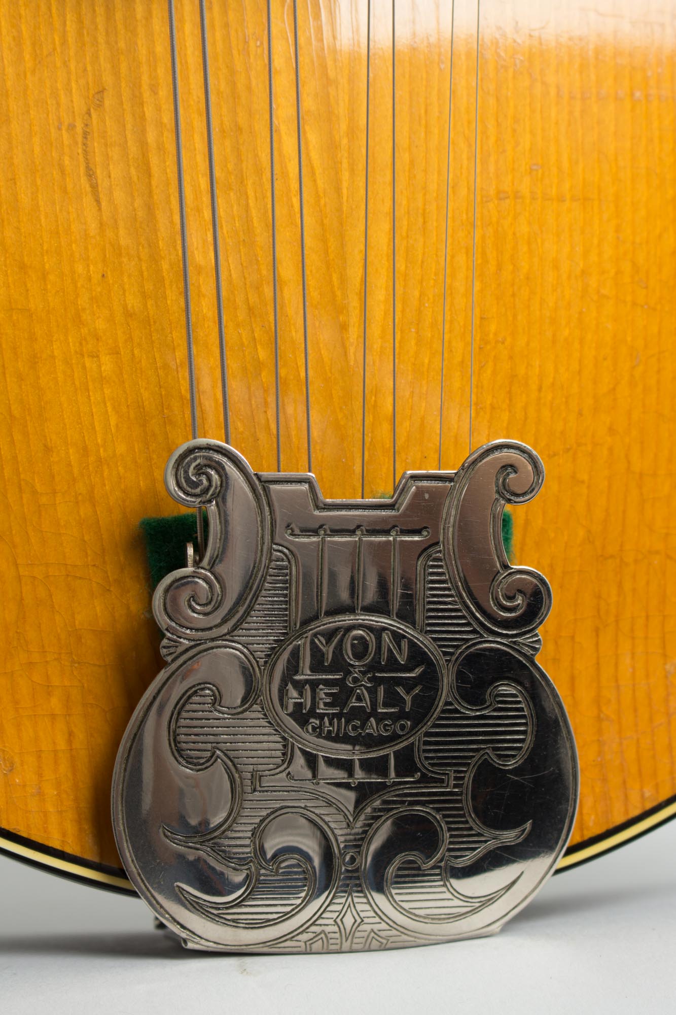 Washburn Model 5283 Deluxe Carved Top Mandolin (1935)