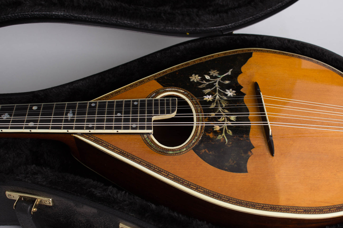 Larson Brothers Maurer Flat Back, Bent Top Mandolin (1922)