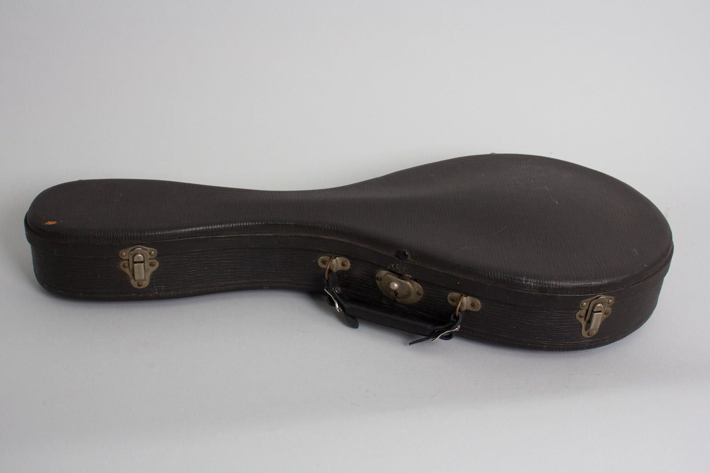 Lyon & Healy Style B Carved Top Mandolin (1919)
