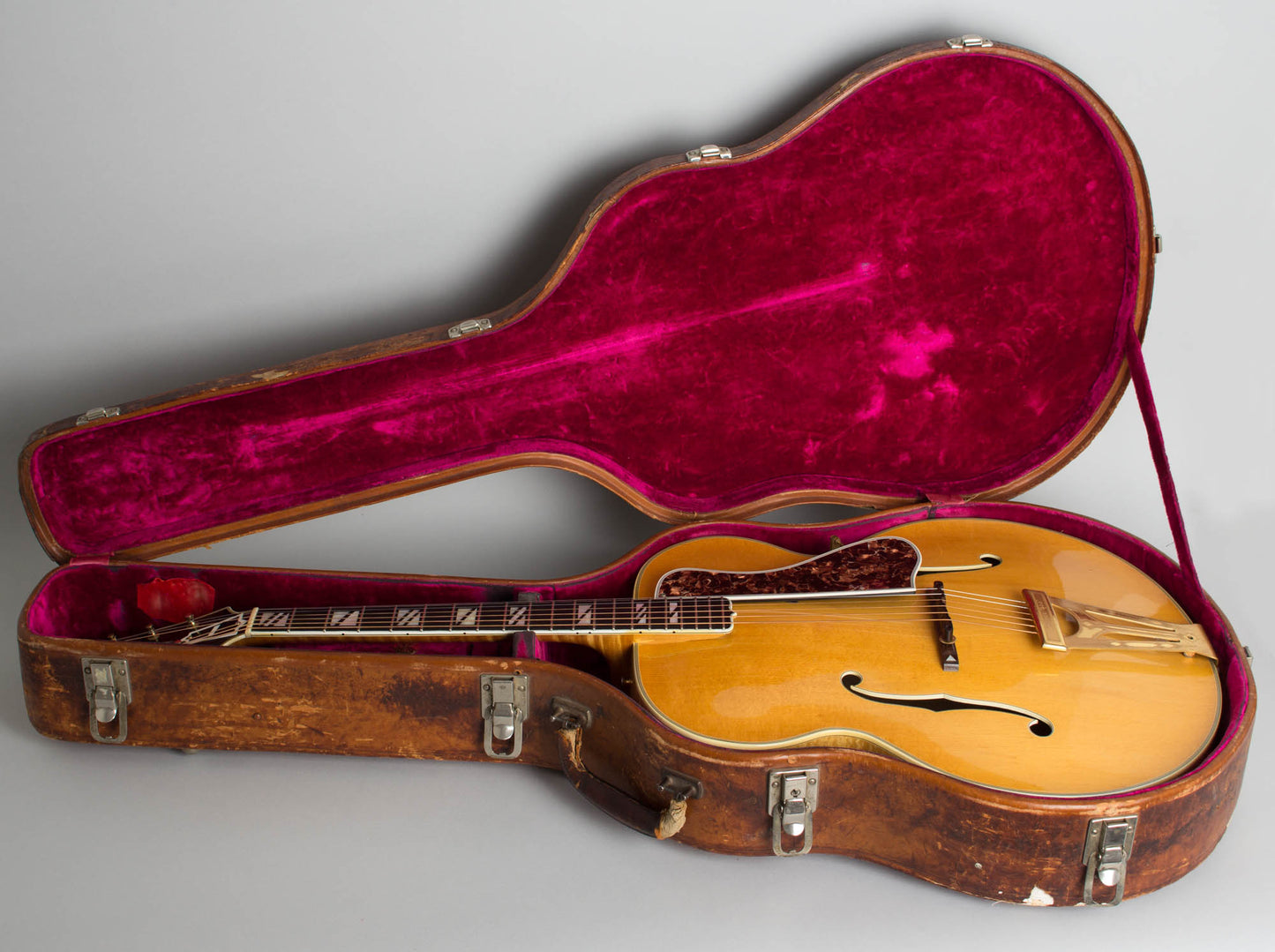 Gibson Super 400 Arch Top Acoustic Guitar (1940)