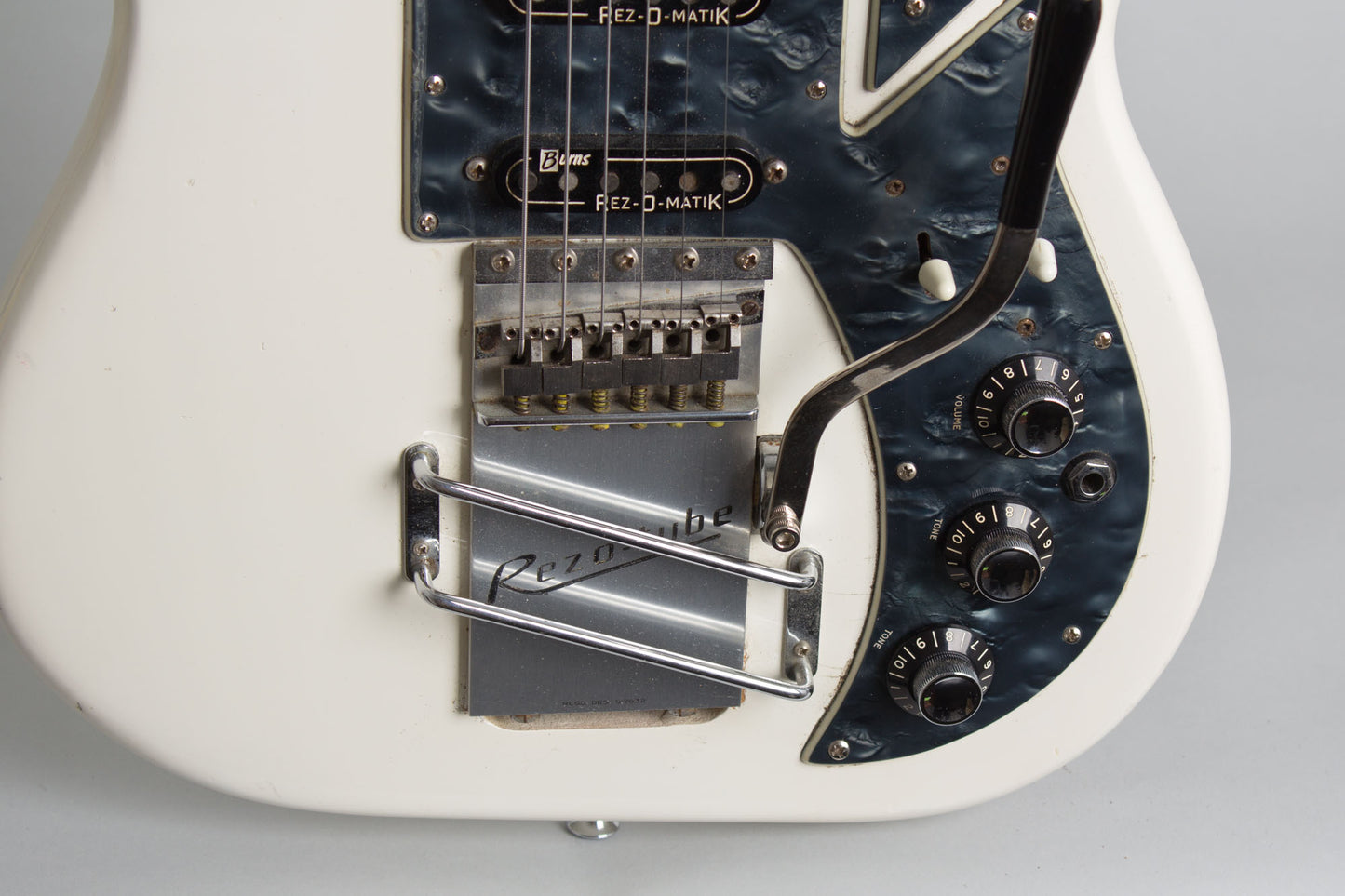 Baldwin - Burns Bison Solid Body Electric Guitar (1967)