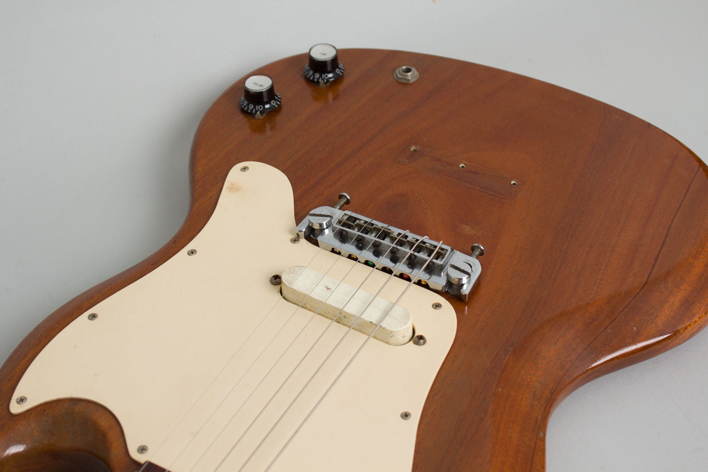 Gibson Melody Maker Solid Body Electric Guitar (1970)