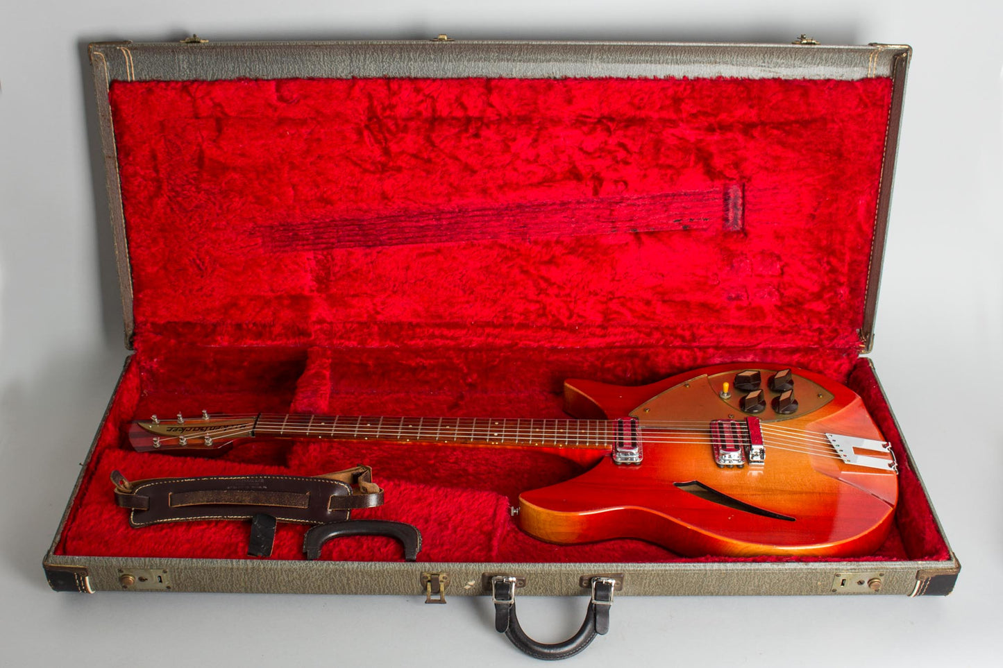 Rickenbacker Model 330 Capri Semi-Hollow Body Electric Guitar (1959)