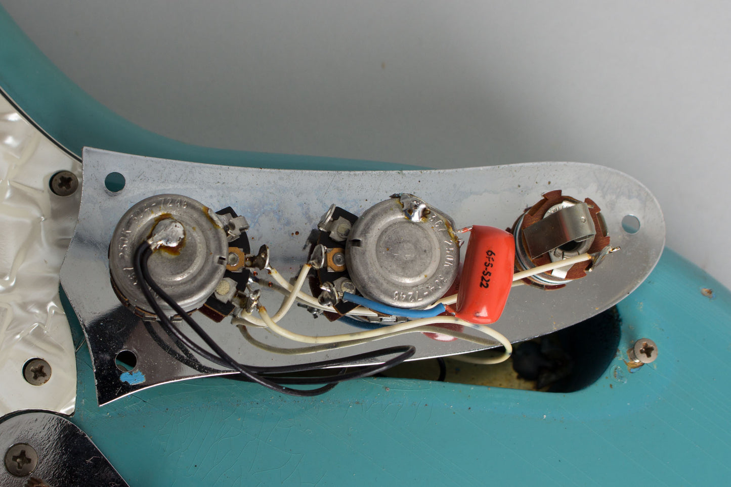 Fender Musicmaster Solid Body Electric Guitar (1972)
