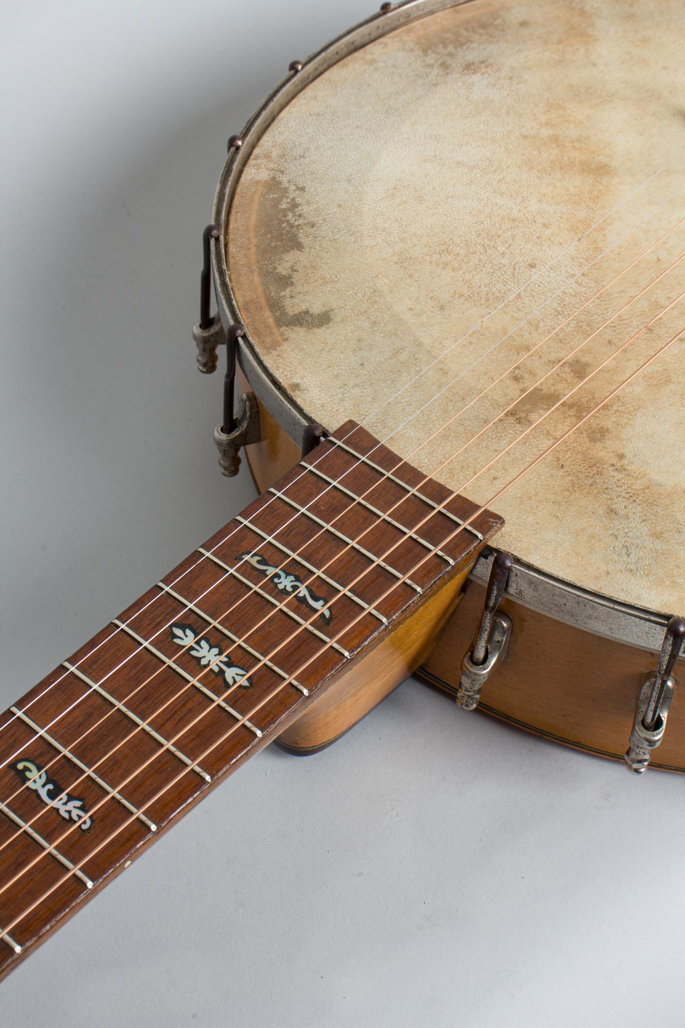 Yosco Colossus Guitar Banjo (1920)