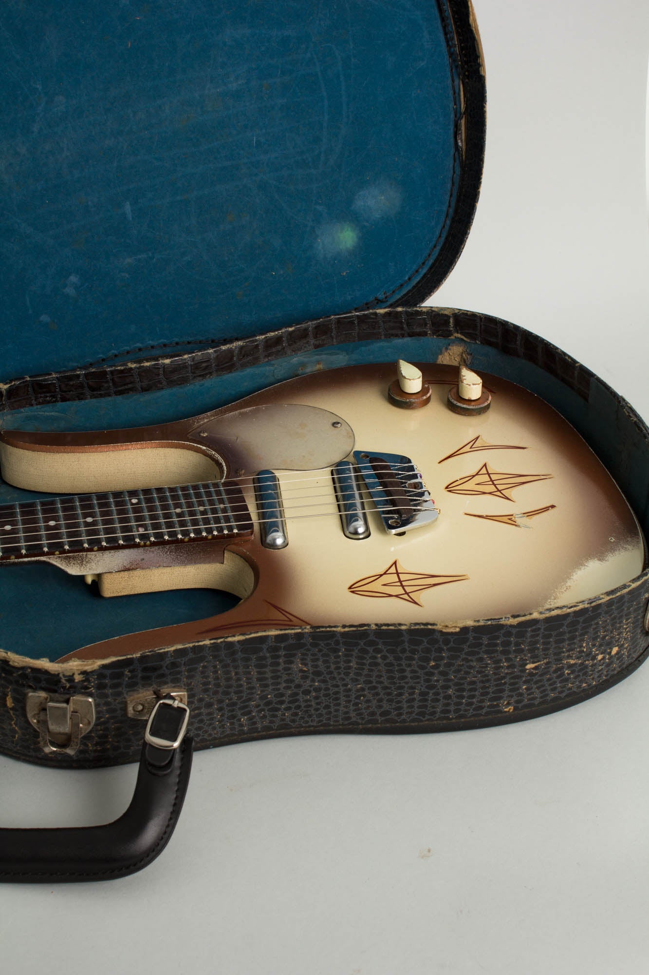 Danelectro Longhorn Guitarlin Model 4123 Semi-Hollow Body Electric Guitar (1960)