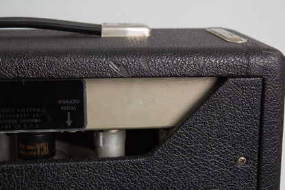 Fender Vibro-Champ AA-764 Small Combo Tube Amplifier (1965)