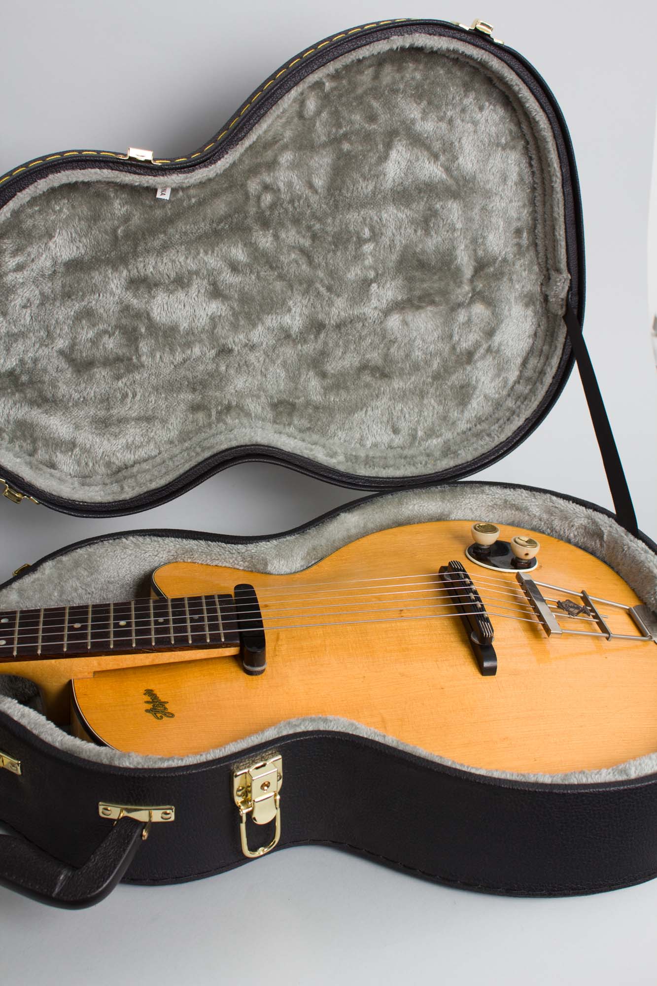 Hofner Club 40 Arch Top Hollow Body Electric Guitar (1957)