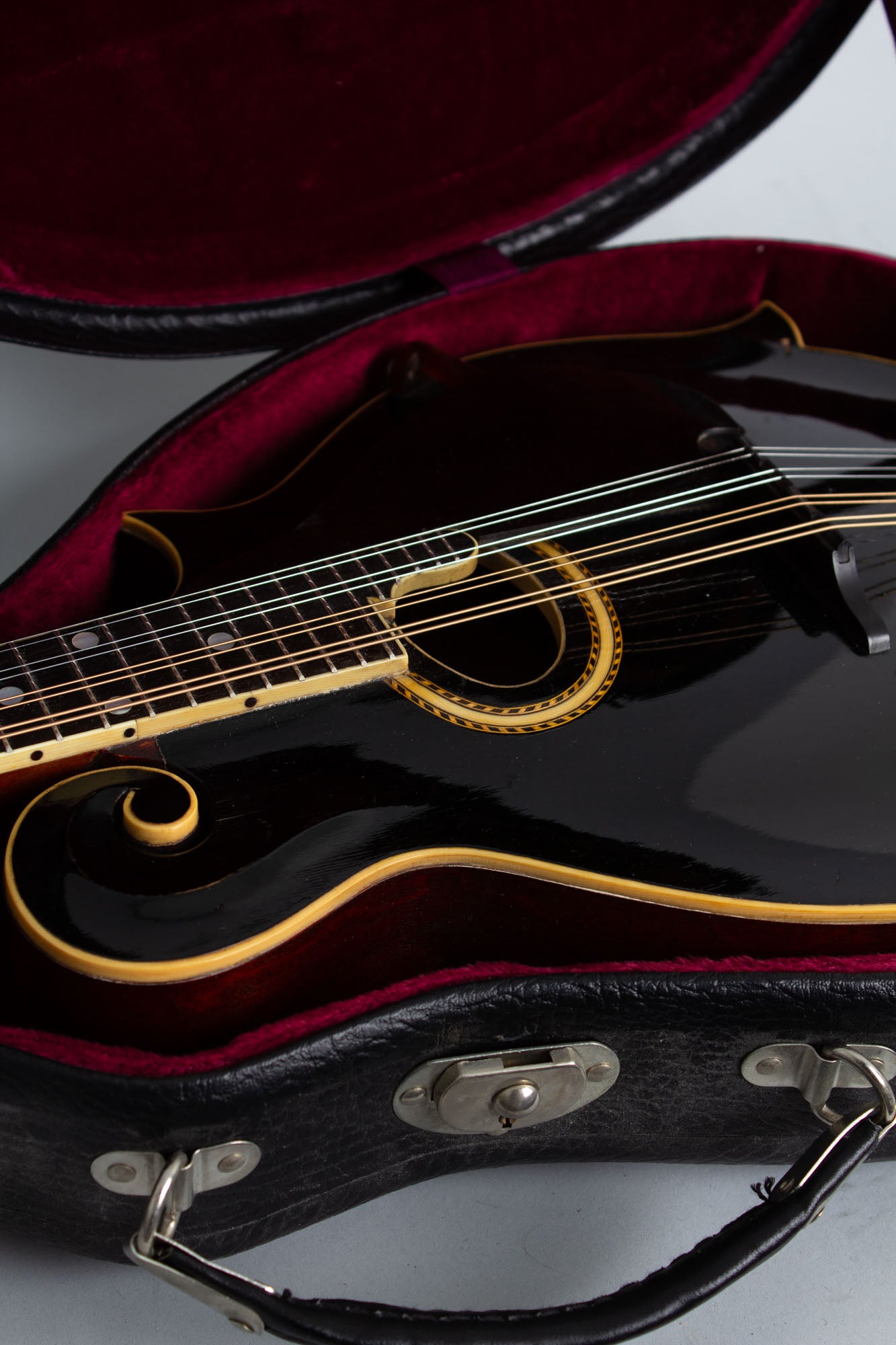 Gibson F-2 Carved Top Mandolin (1912)