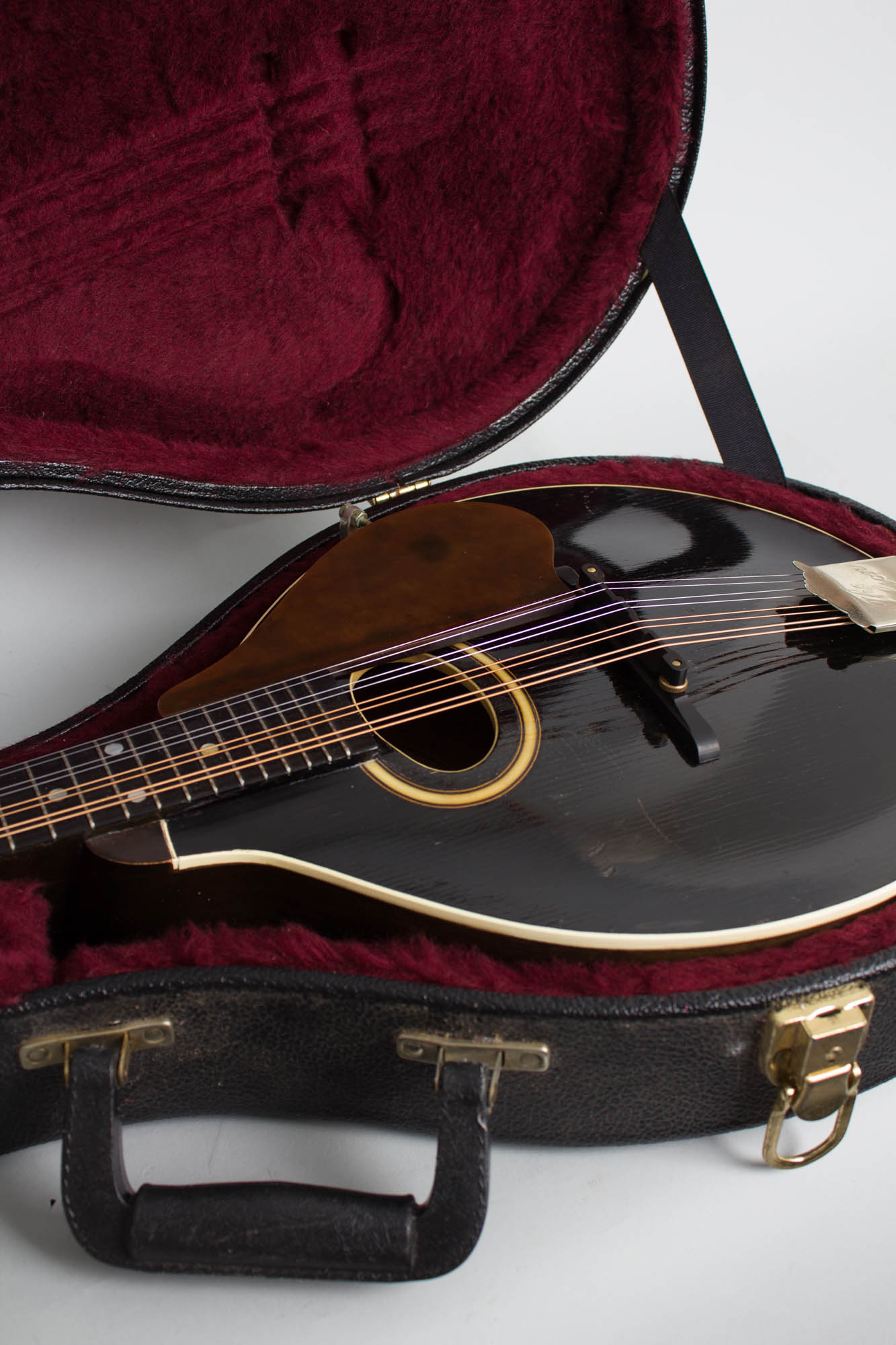 Gibson Style A Snakehead Carved Top Mandolin (1927)