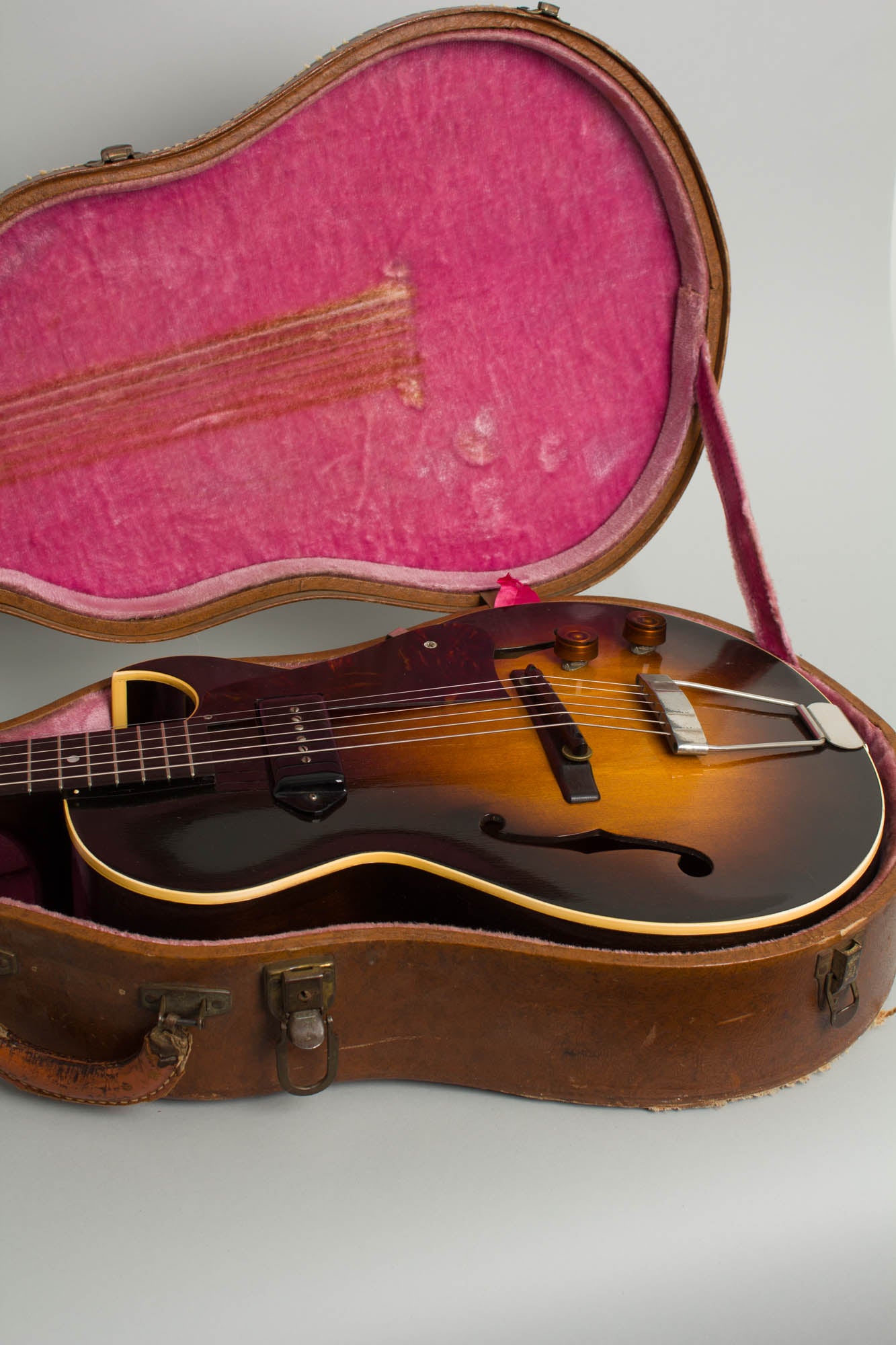 Gibson ES-140 Arch Top Hollow Body Electric Guitar (1950)