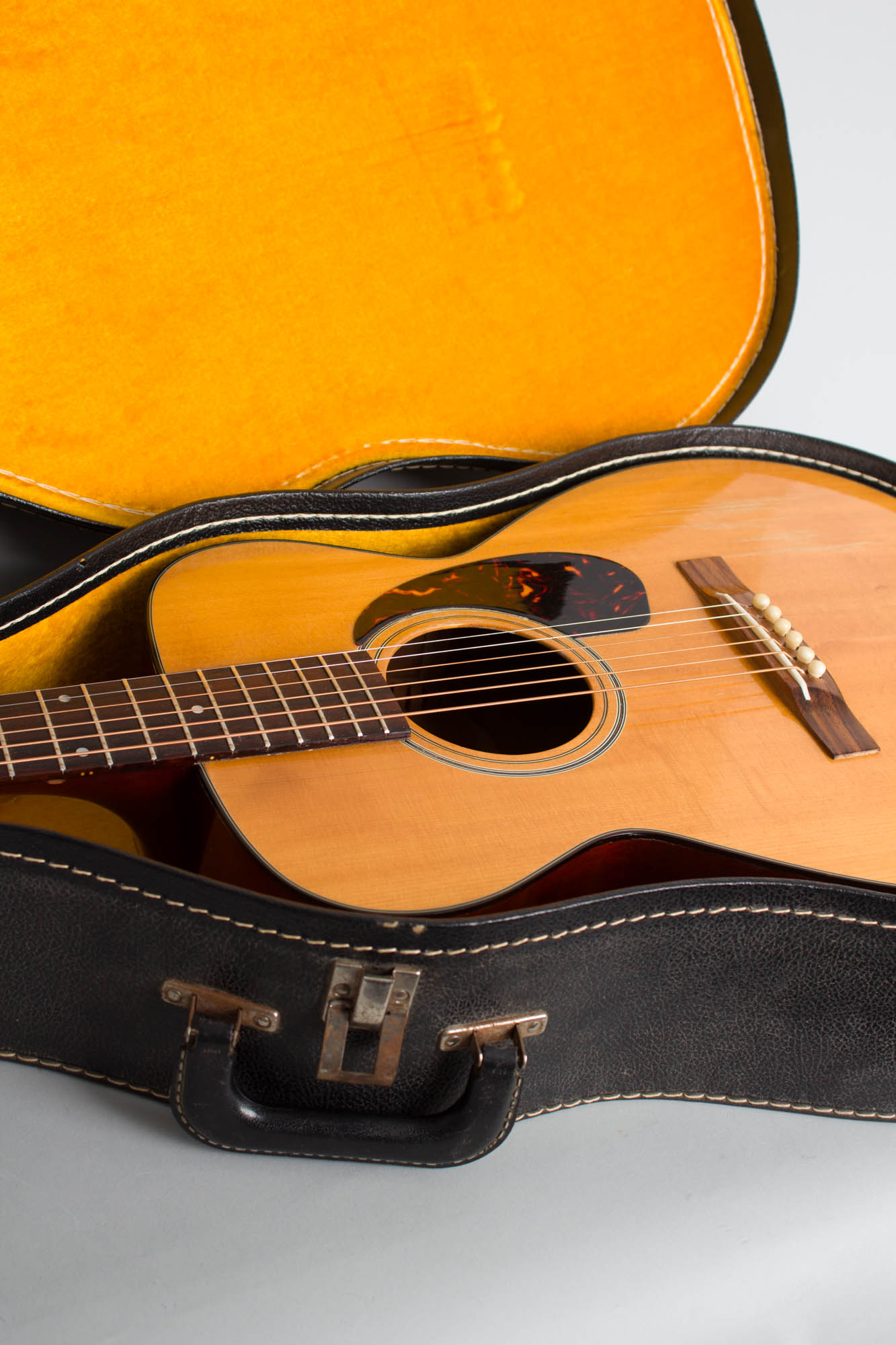 Guild F-20NT Flat Top Acoustic Guitar (1968)