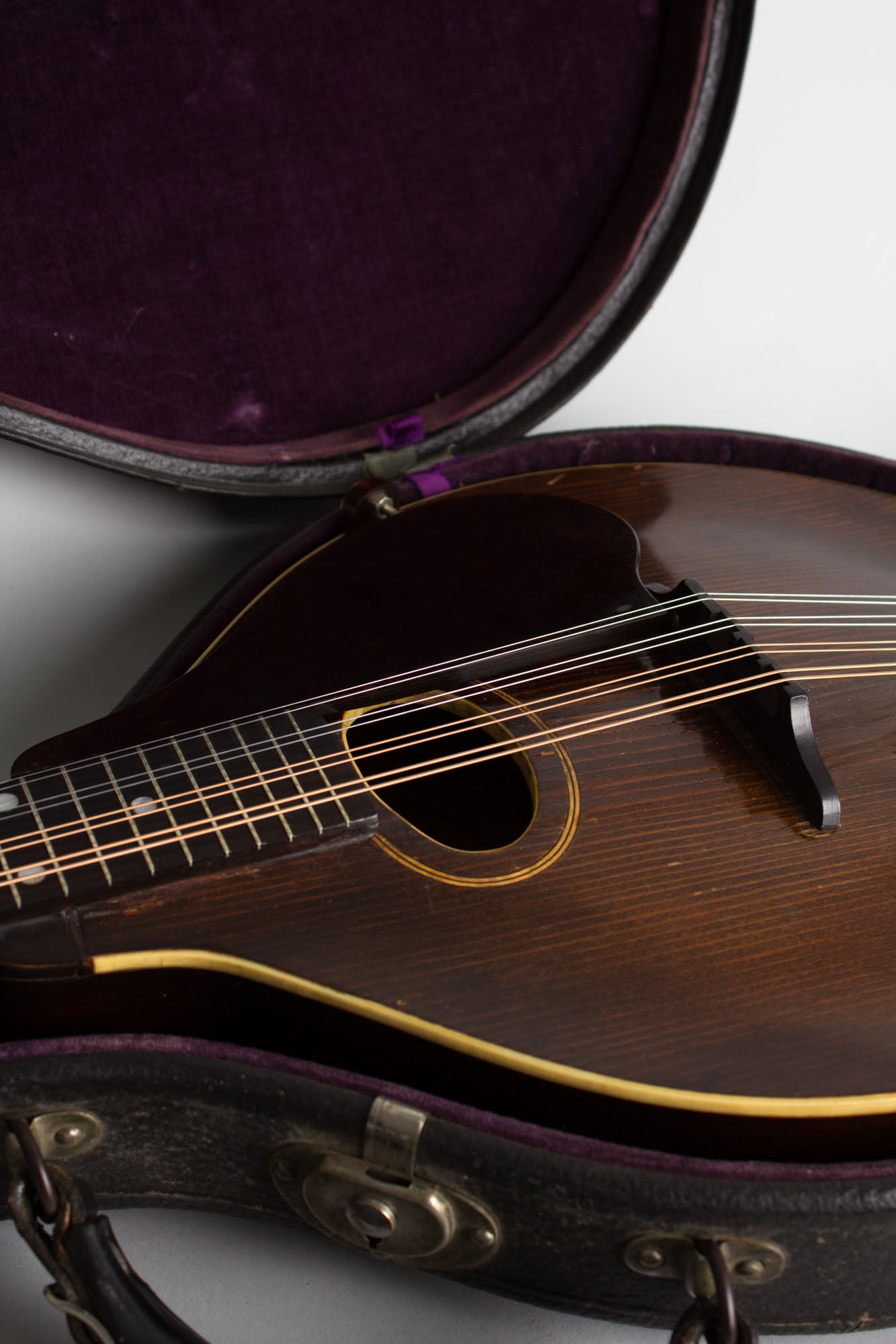 Gibson Style A Carved Top Mandolin (1921)
