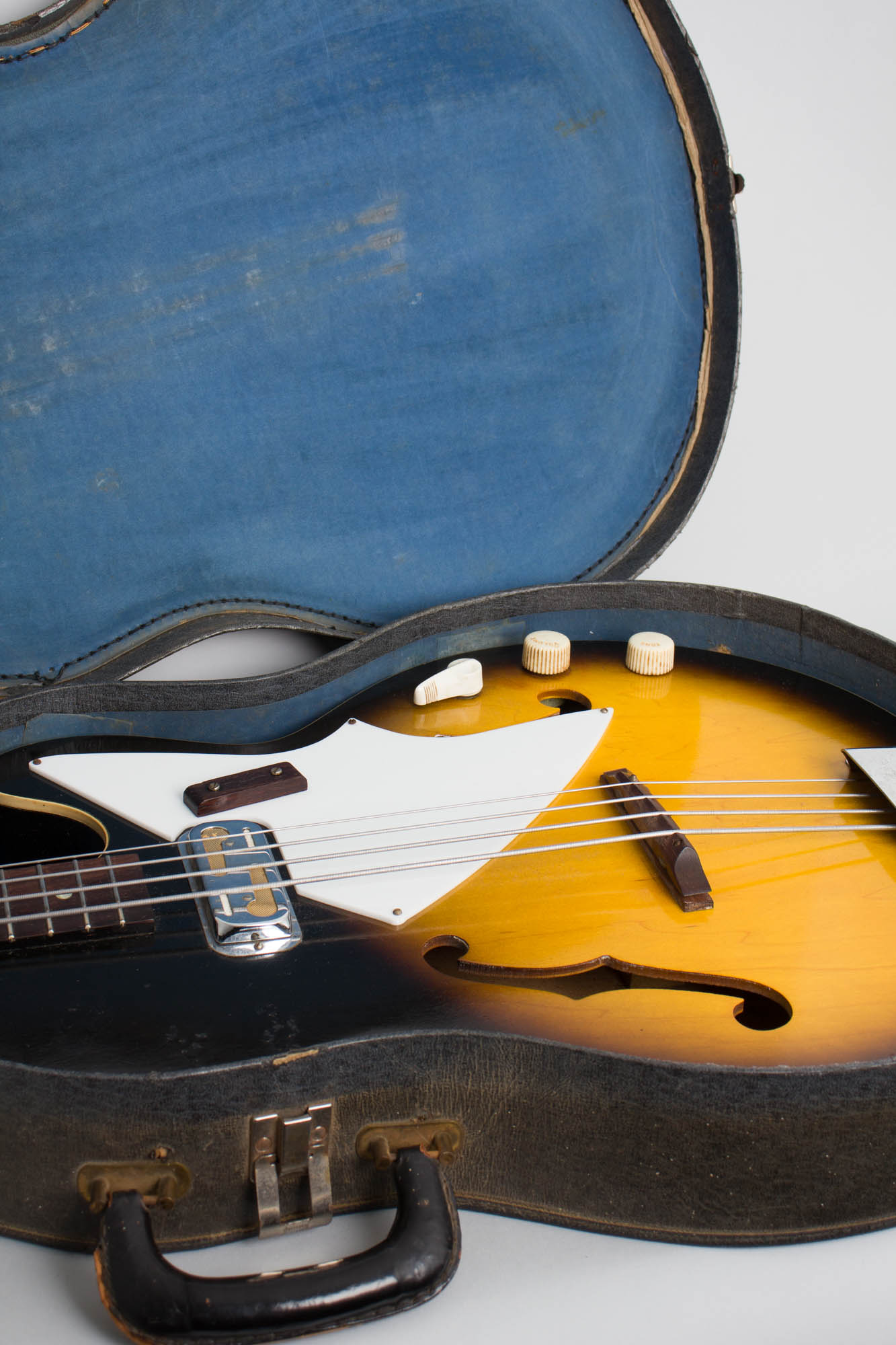 Harmony H-22 Electric Bass Guitar (1965)