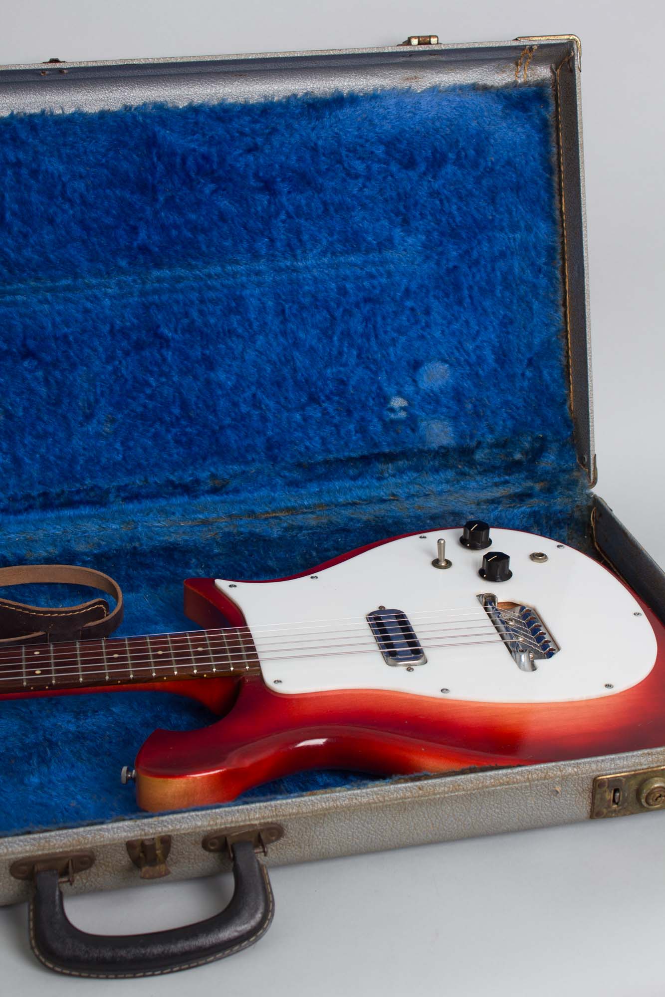 Rickenbacker Model 425 Solid Body Electric Guitar (1963)