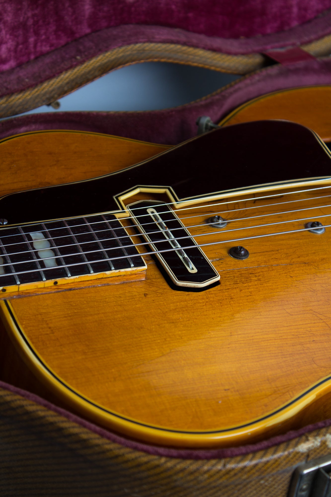 Gibson ES-250 Arch Top Hollow Body Electric Guitar (1940)