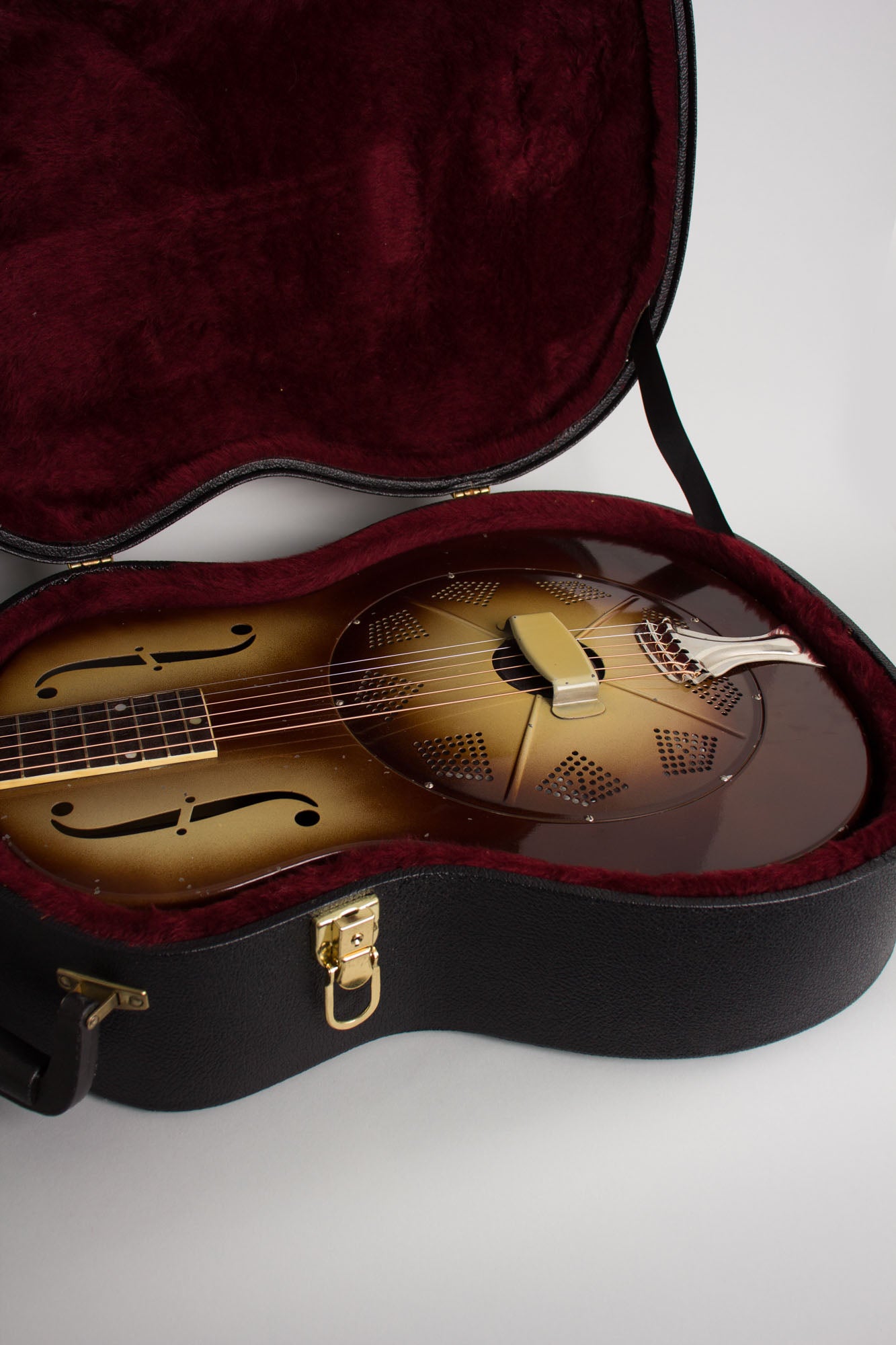 National Triolian Resophonic Guitar (1932)
