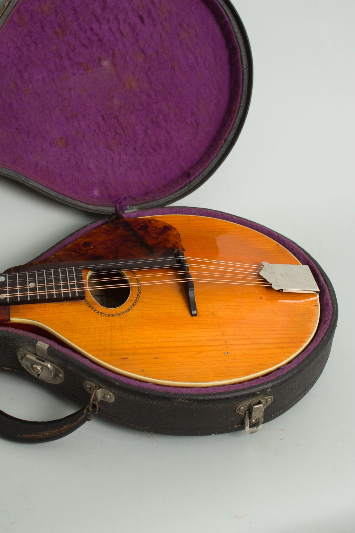 Gibson Style A- Carved Top Mandolin (1913)