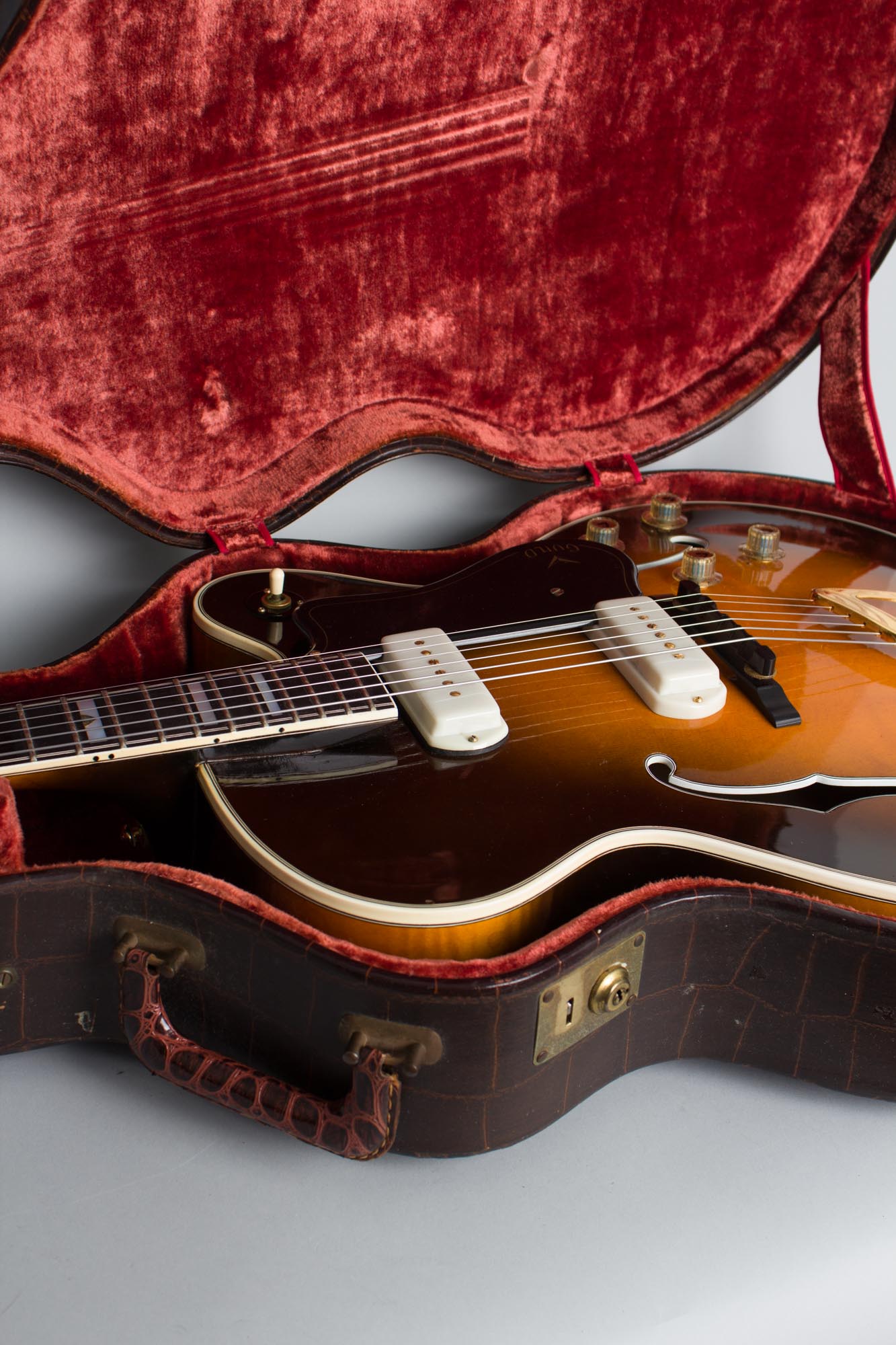 Guild X-500 Arch Top Hollow Body Electric Guitar (1959)