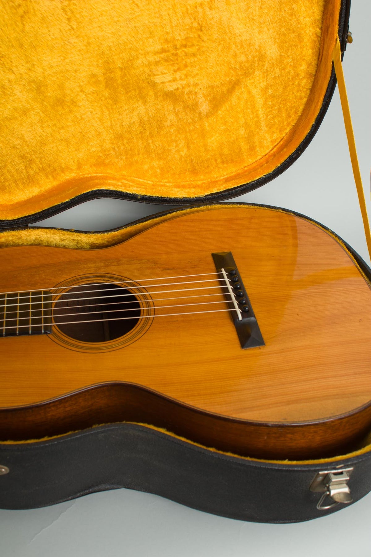 C. F. Martin 0-18 Flat Top Acoustic Guitar (1923)