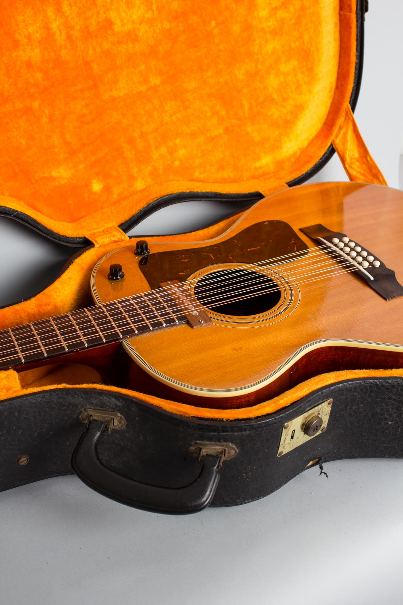Guild F-212E 12 String Flat Top Acoustic-Electric Guitar (1968)