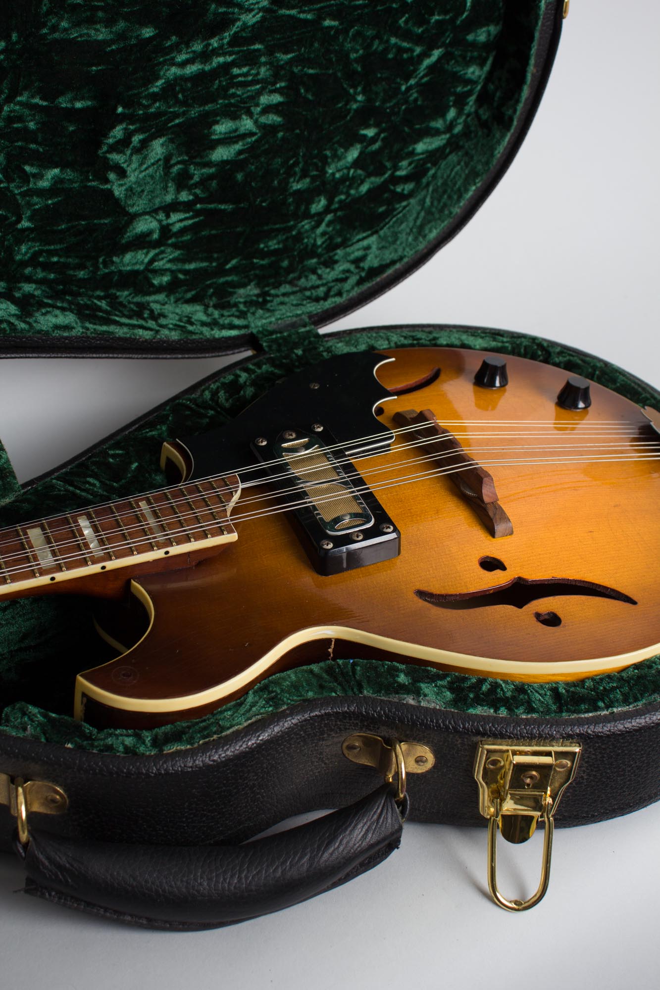 Harmony H-835 Hollow Body Electric Mandolin (1973)