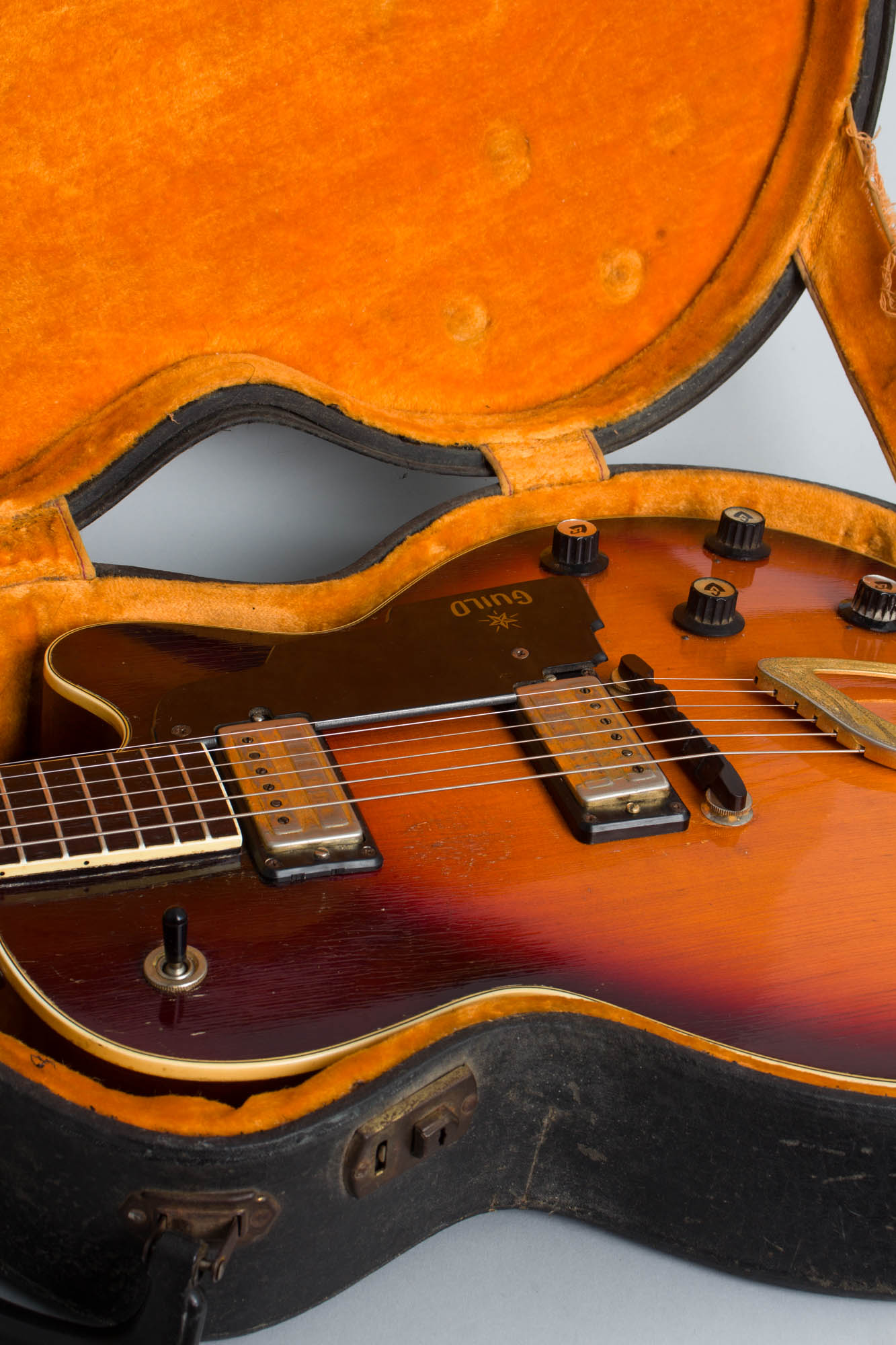 Guild M-75 BluesBird Thinline Hollow Body Electric Guitar (1967)