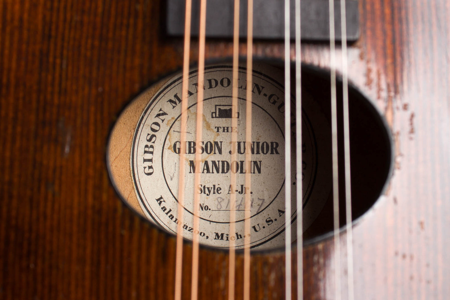 Gibson A-Junior Snakehead Carved Top Mandolin (1927)