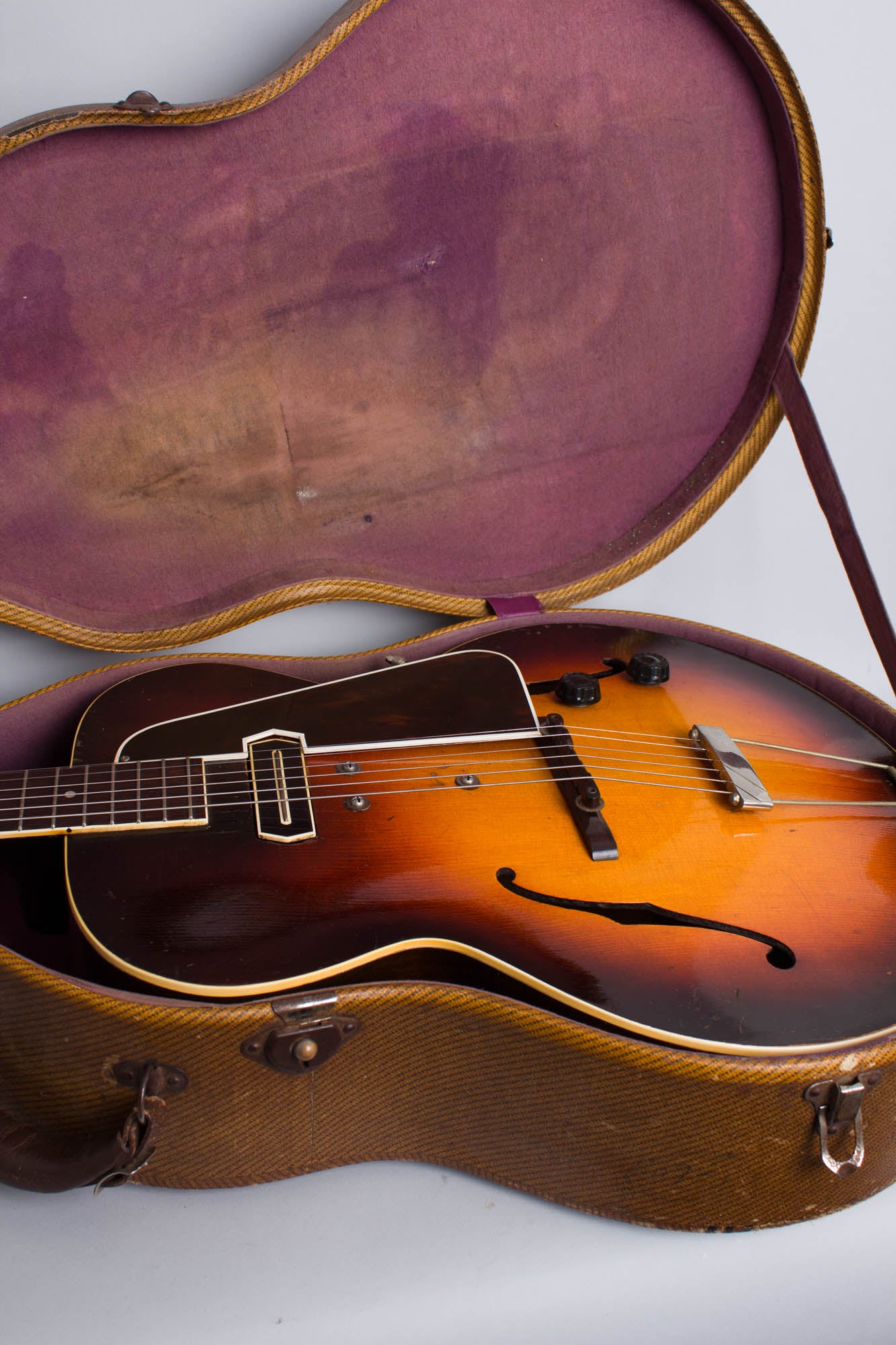 Gibson ES-150 Arch Top Hollow Body Electric Guitar (1940)