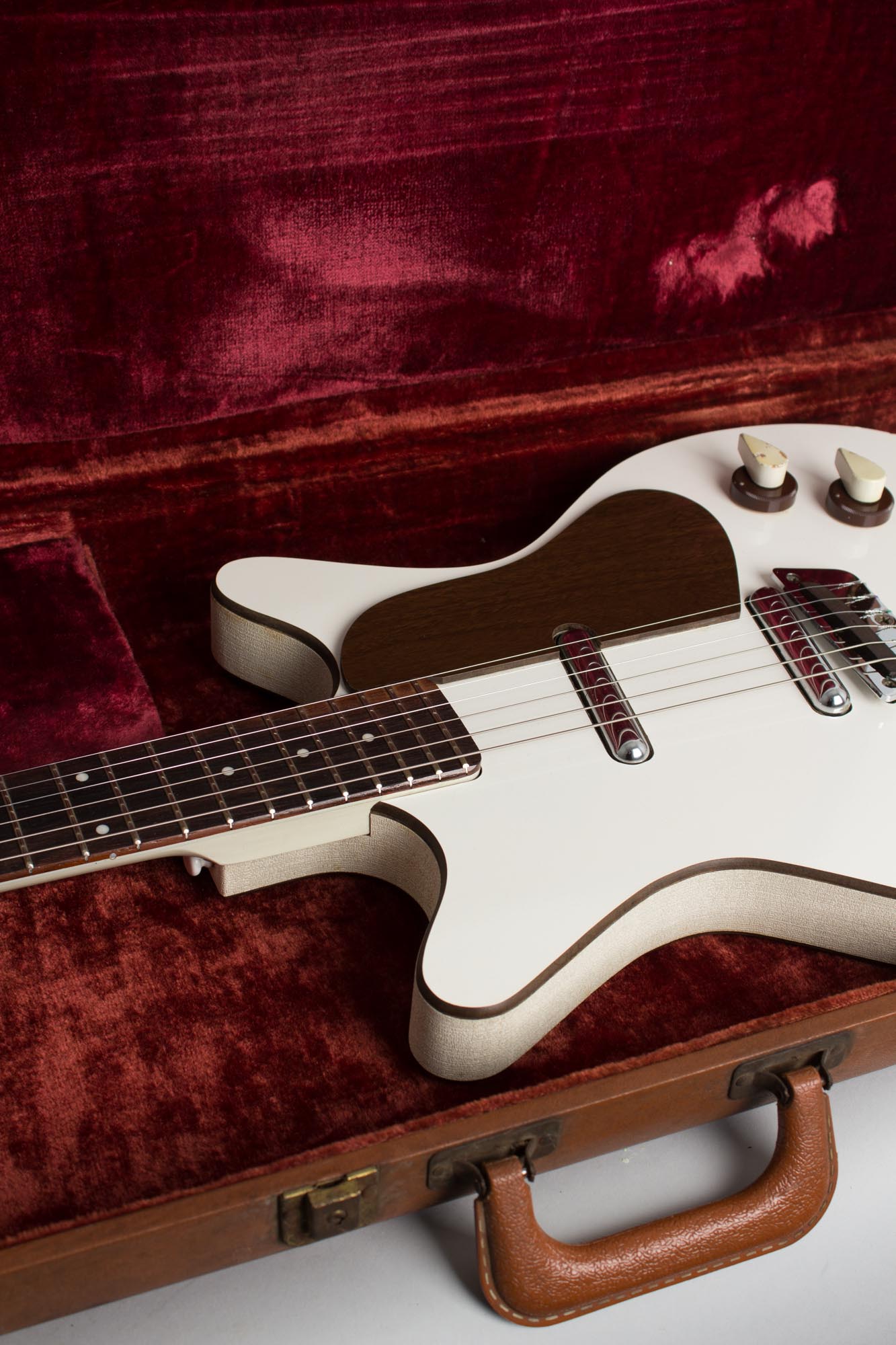 Danelectro Model 6026 Deluxe Semi-Hollow Body Electric Guitar (1960)