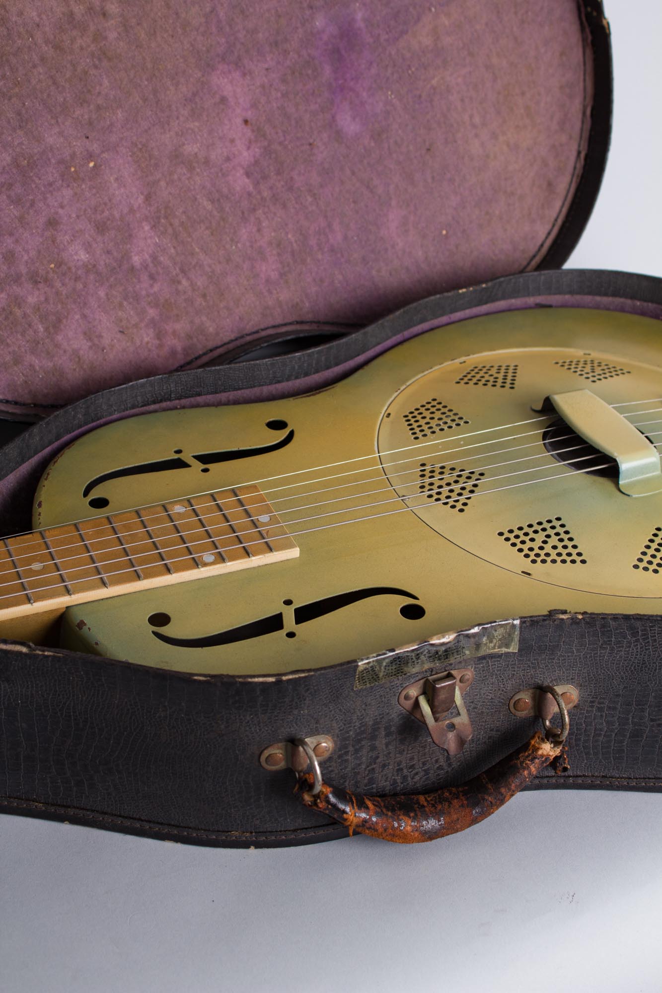 National Triolian Resophonic Guitar (1931)