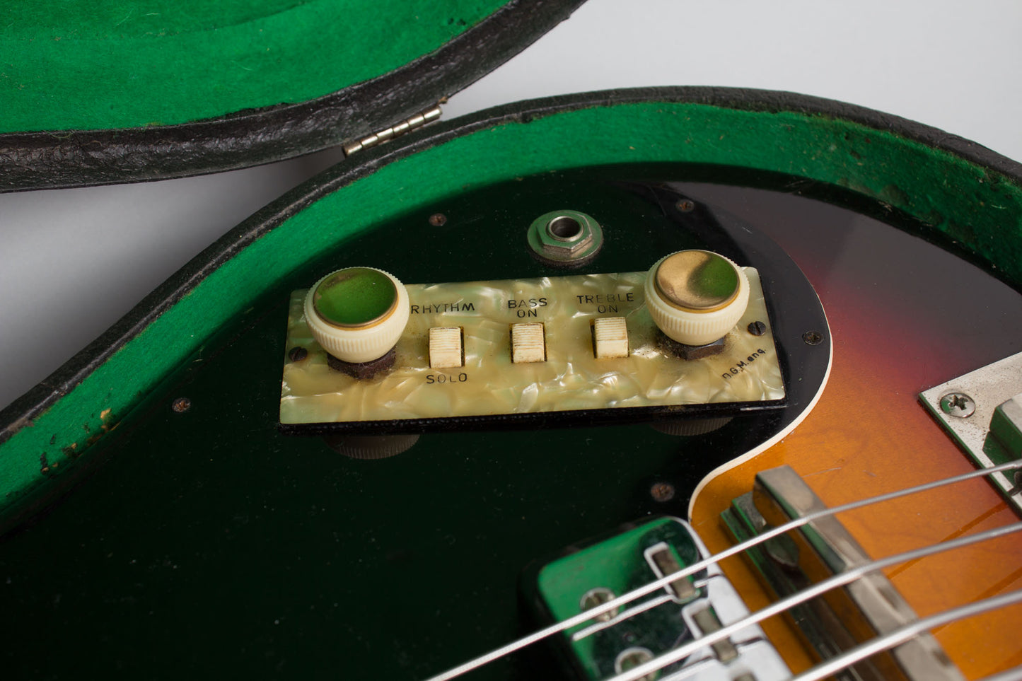 Hofner Model 182E2 Solid Body Electric Bass Guitar (1966)