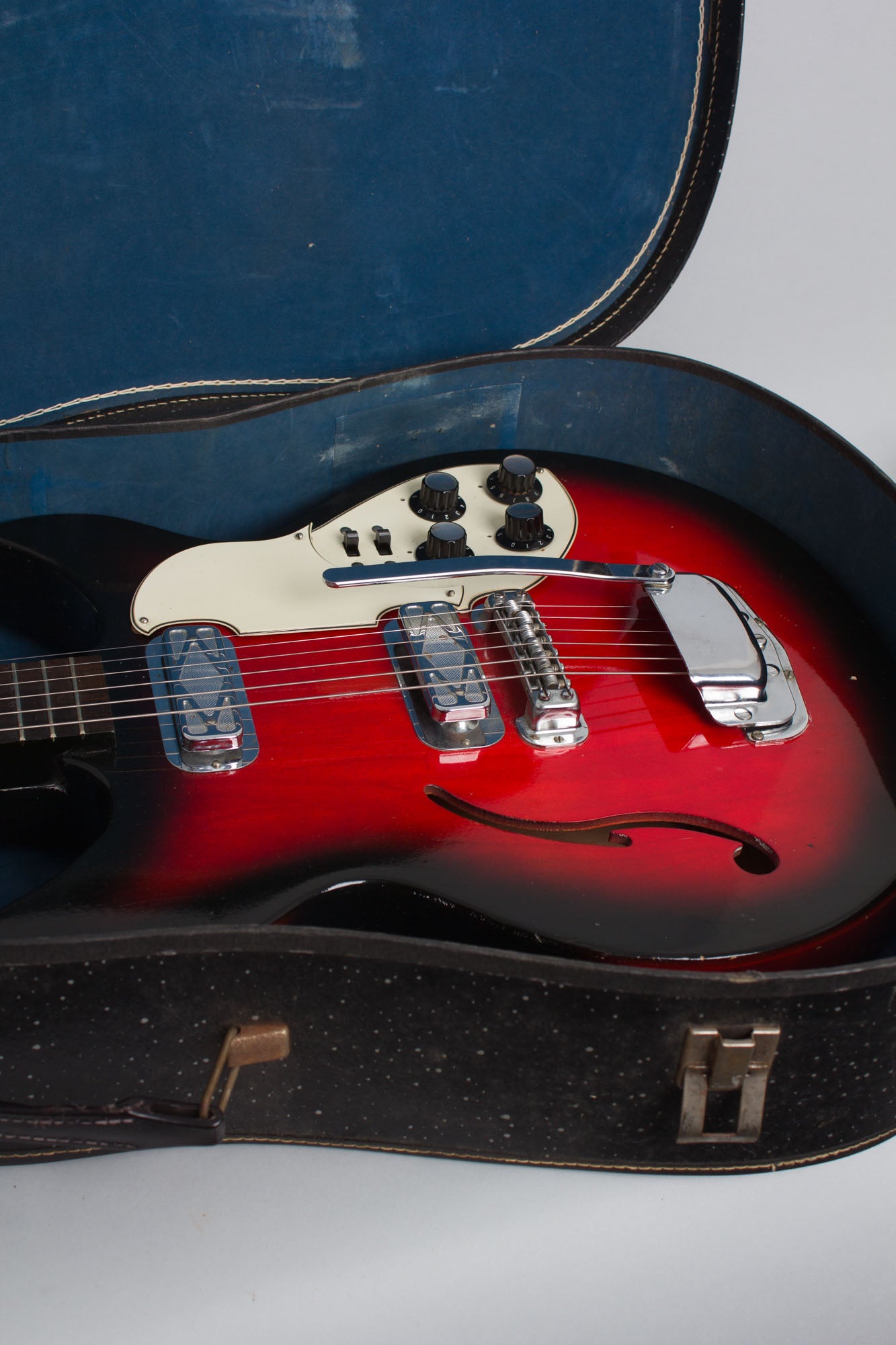 Harmony Silvertone Model 1453 Thinline Hollow Body Electric Guitar (1968)