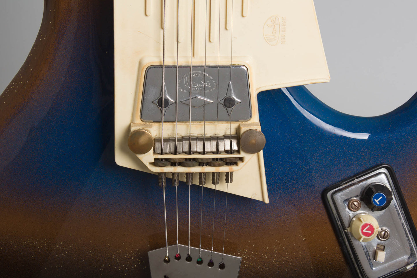 Wandre Avalon Rock Oval Solid Body Electric Guitar (1963)
