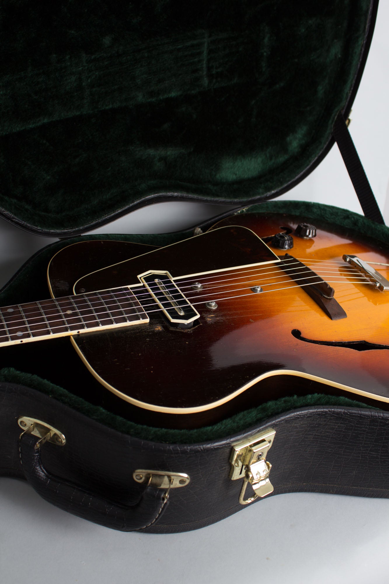 Gibson ES-150 Arch Top Hollow Body Electric Guitar (1939)