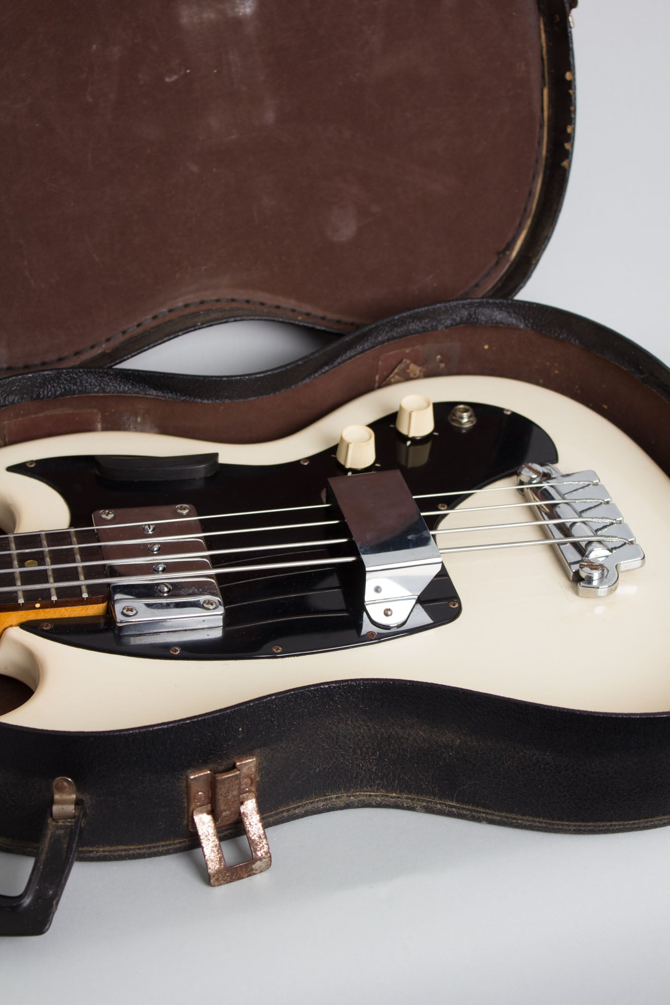 Kalamazoo Model KB-1 Solid Body Electric Bass Guitar (1968)