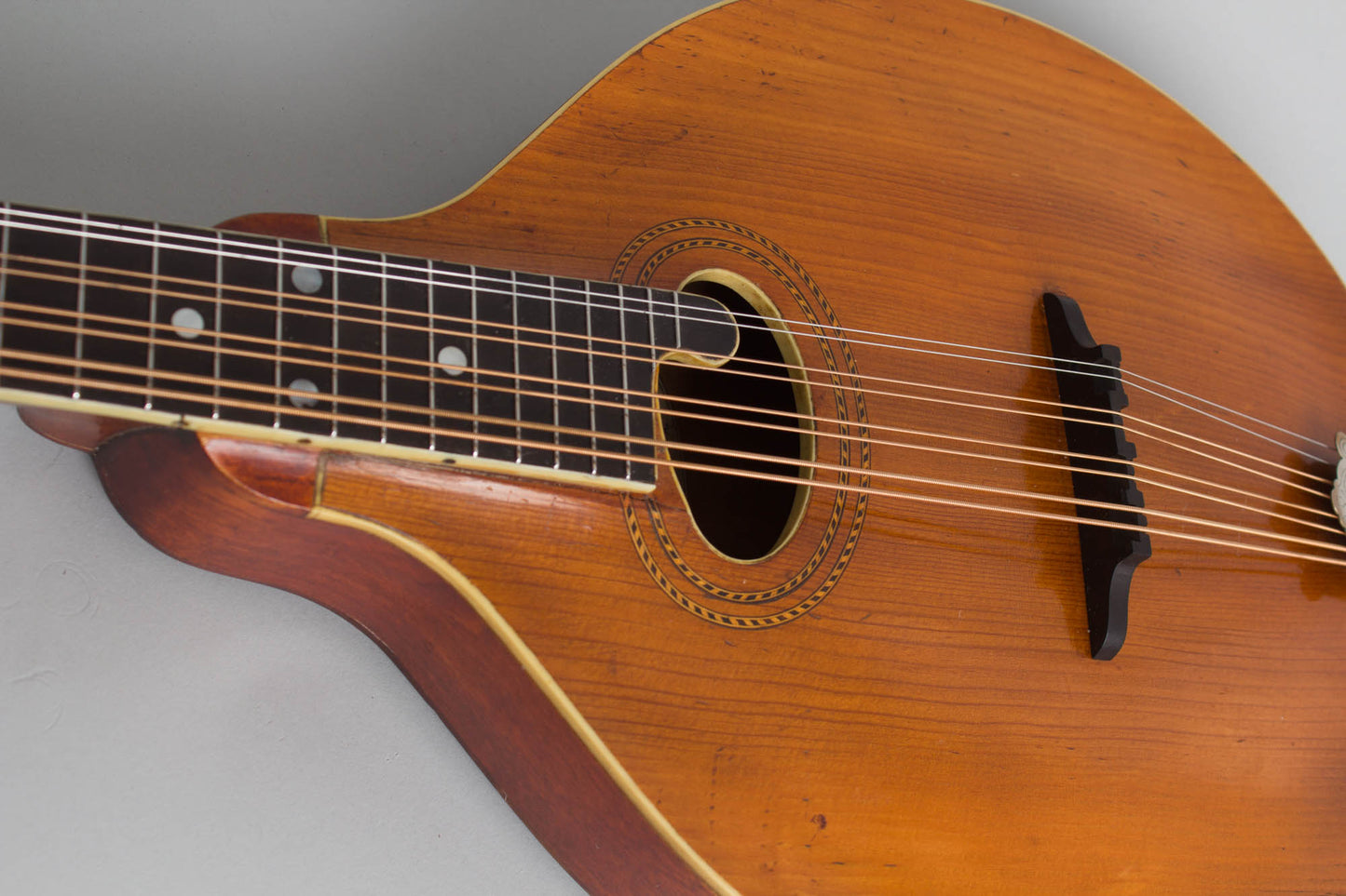 Gibson Style H-1 Carved Top Mandola (1913)