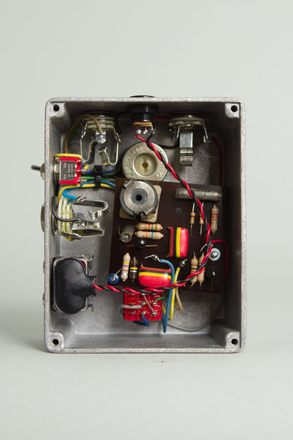 R2R Electric Wah-Wah Pedal Effect (2020s)