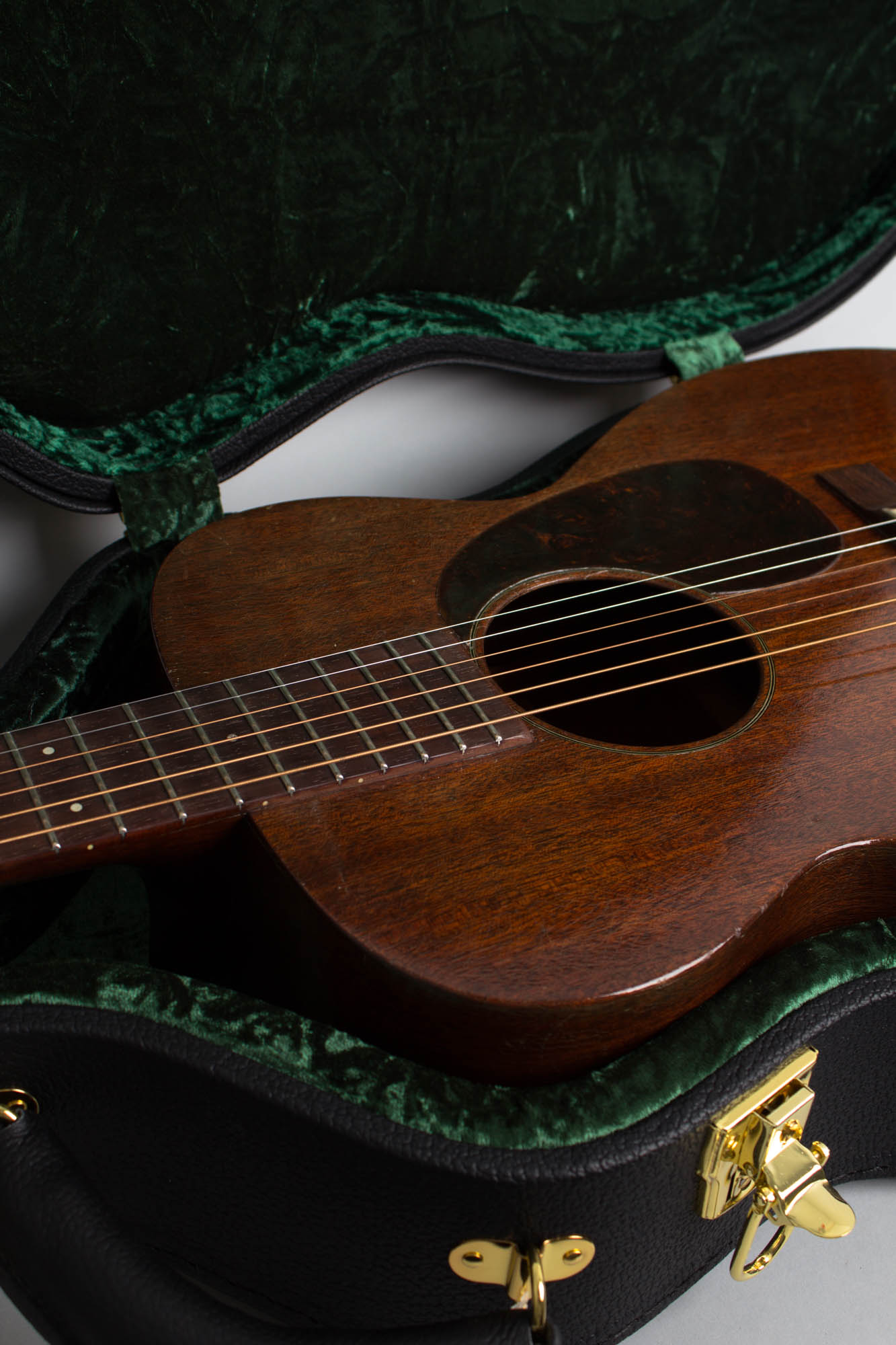 C. F. Martin 0-17 Flat Top Acoustic Guitar (1946)