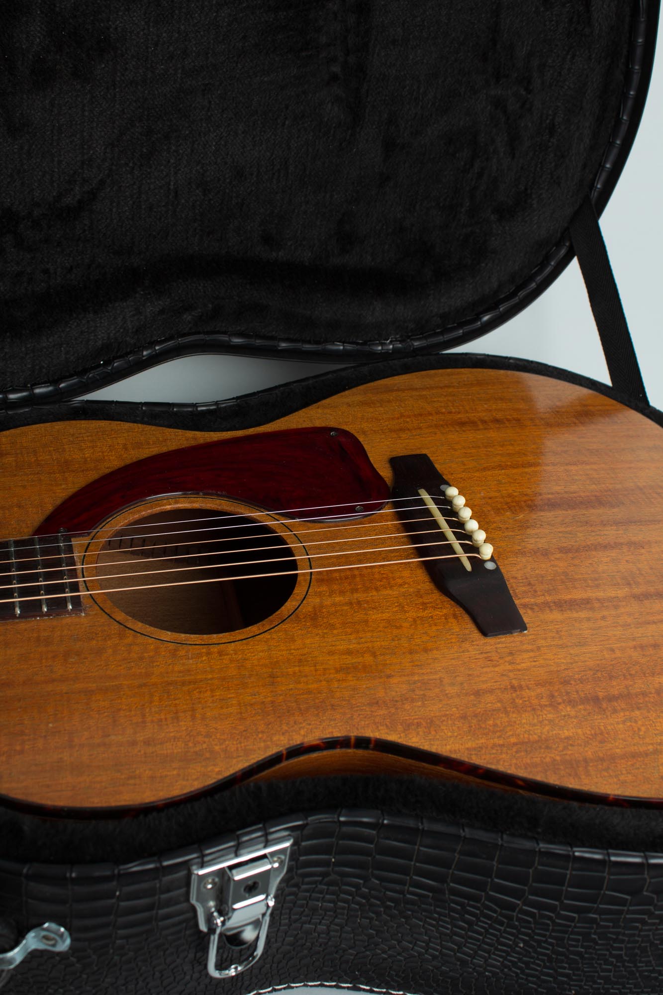 Gibson LG-0 Flat Top Acoustic Guitar (1964)