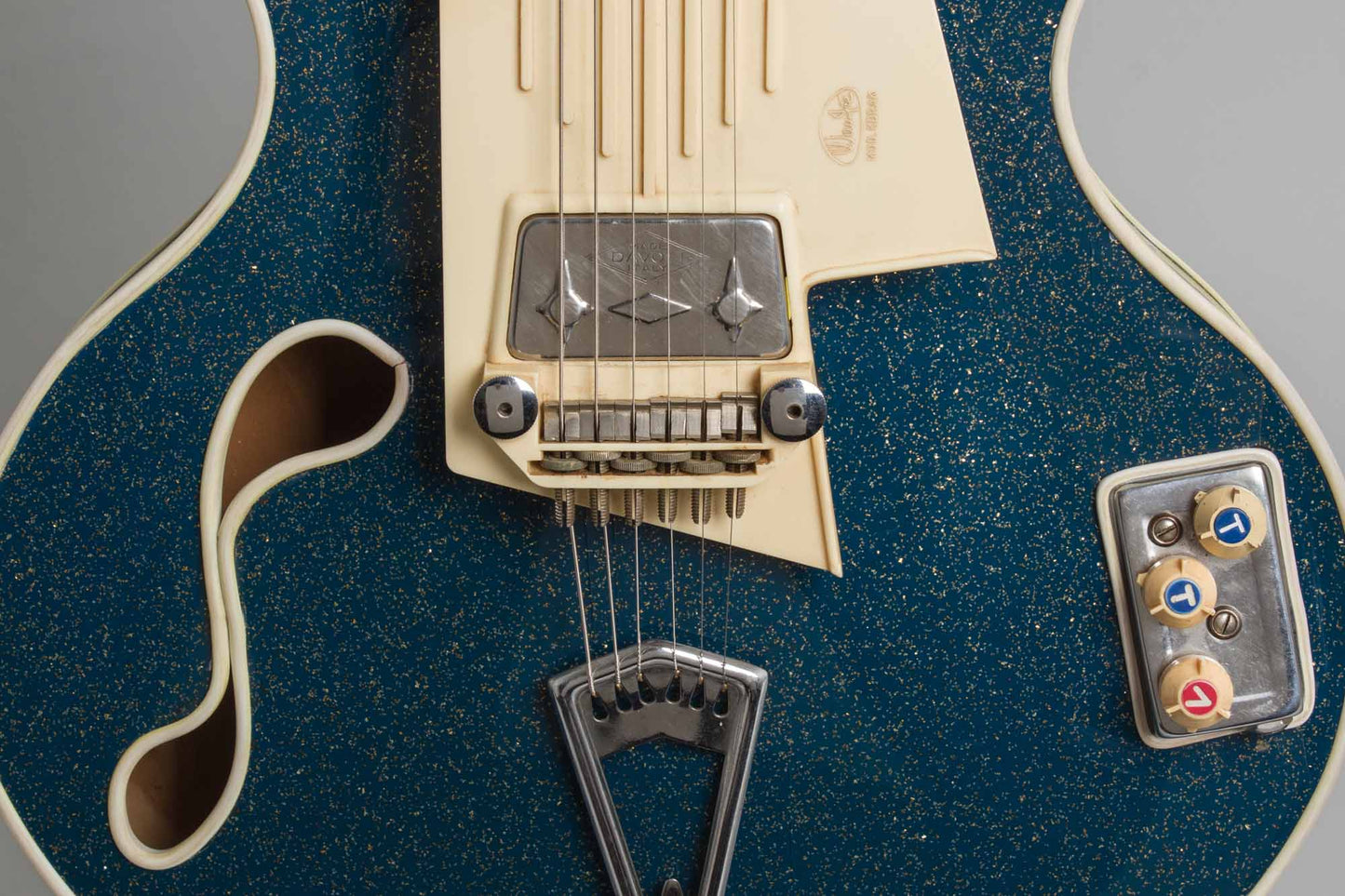 Wandre BB Model Semi-Hollow Body Electric Guitar (1961)