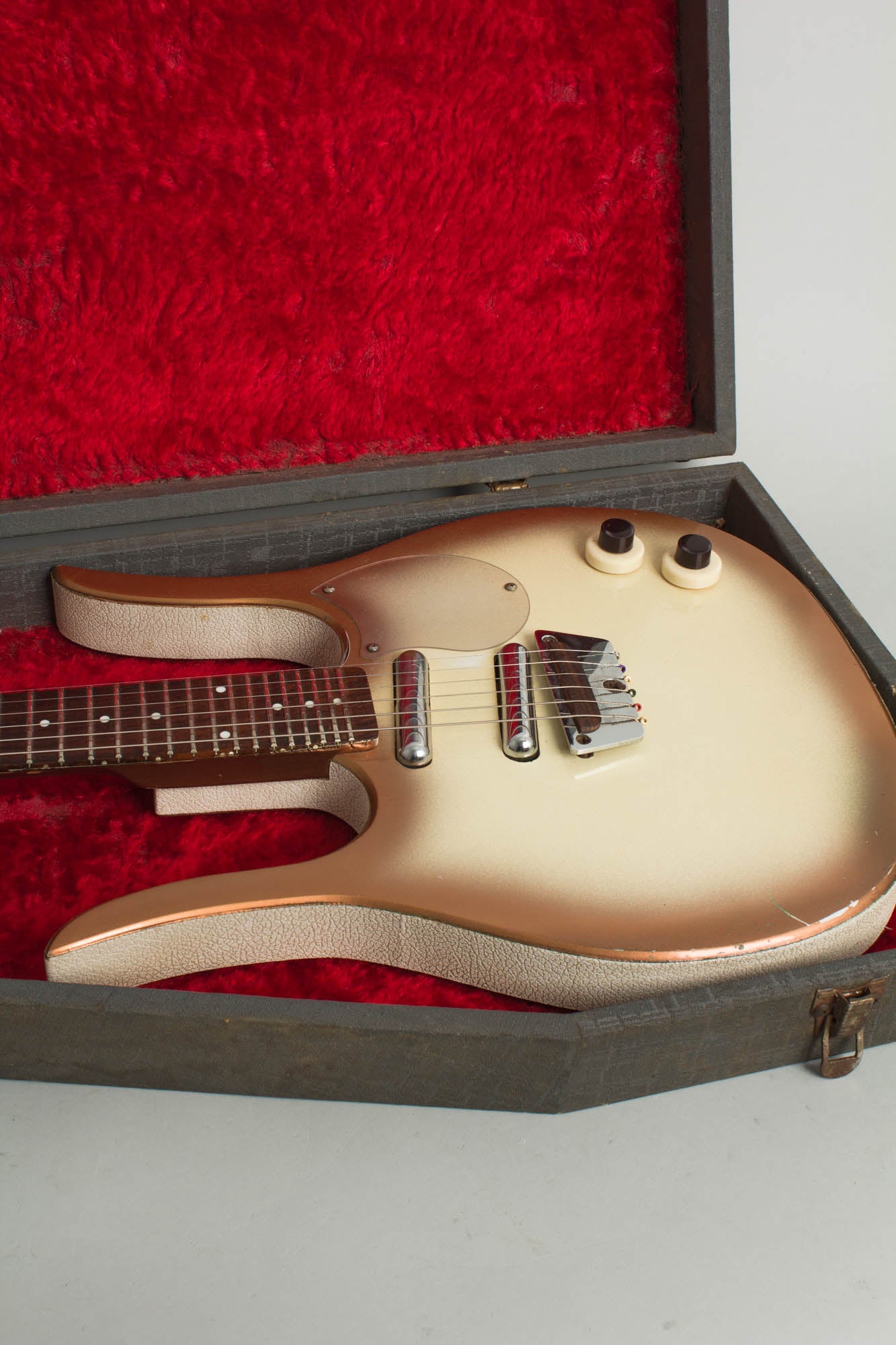 Danelectro Longhorn Guitarlin Model 4123 Semi-Hollow Body Electric Guitar (1965)