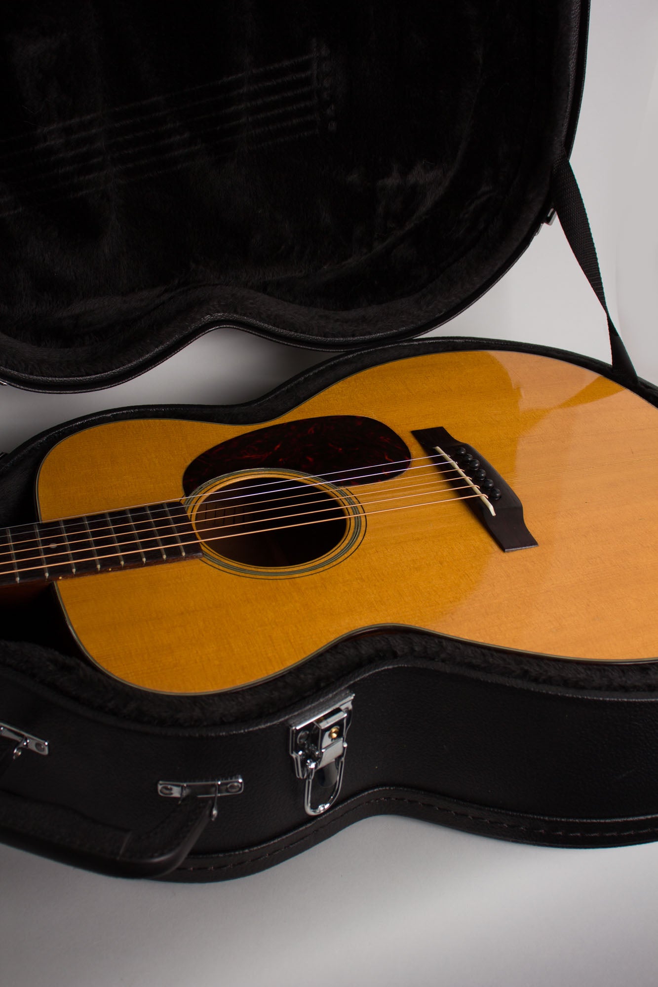 C. F. Martin 000-18 Flat Top Acoustic Guitar (1951)