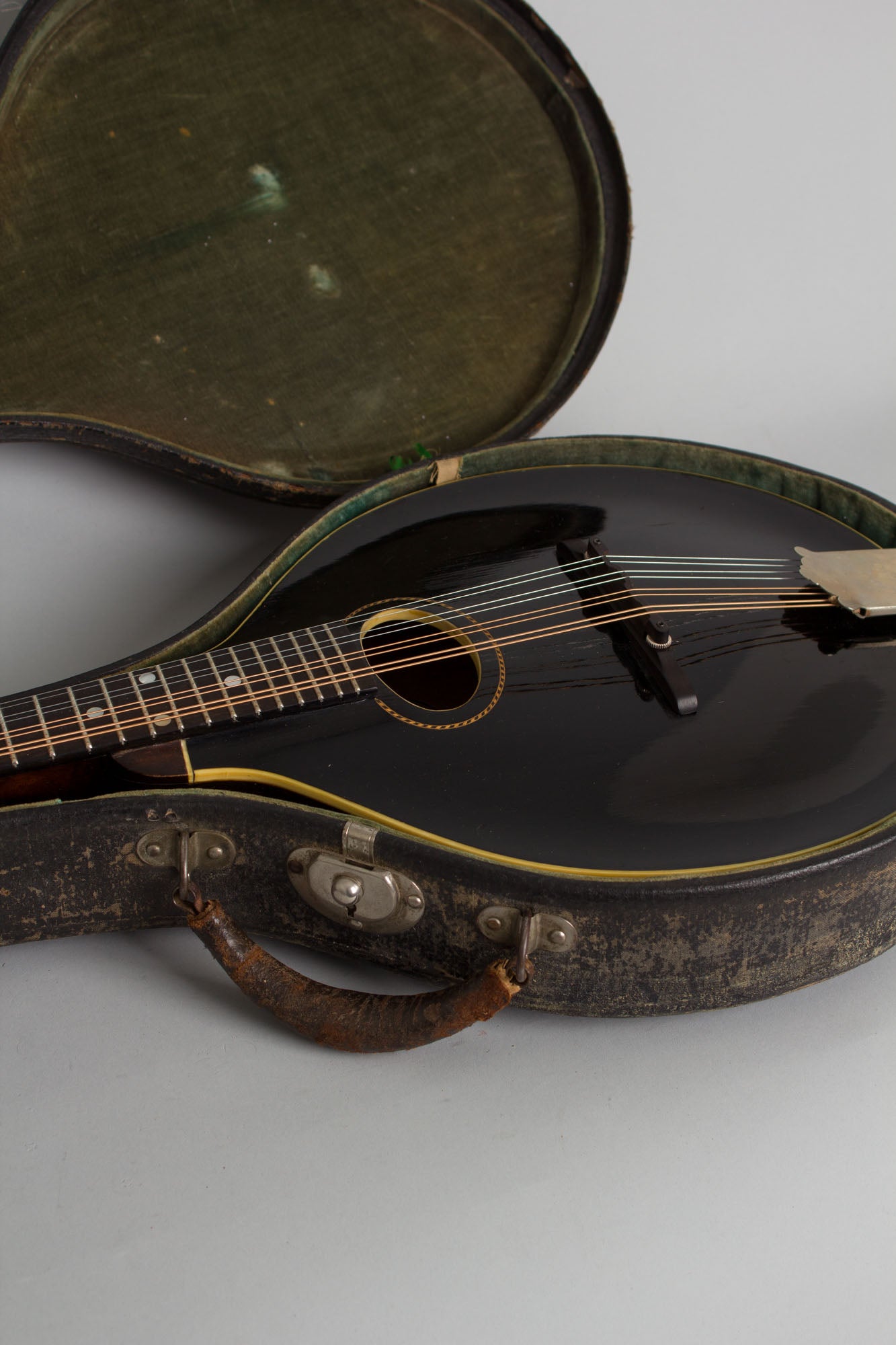Gibson Style A-1 Snakehead Carved Top Mandolin (1925)